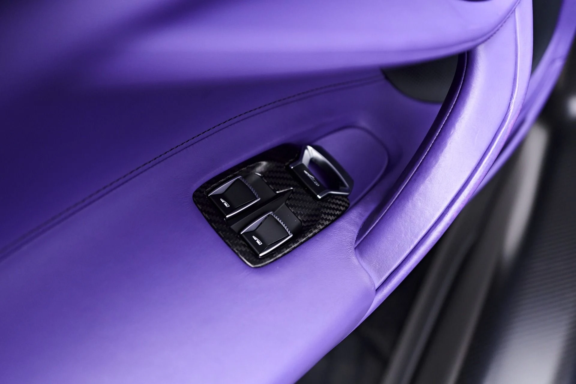 mph050_3674978513_Used_2022_Mc_Laren_765_LT_Base_1753480618_b39811be66