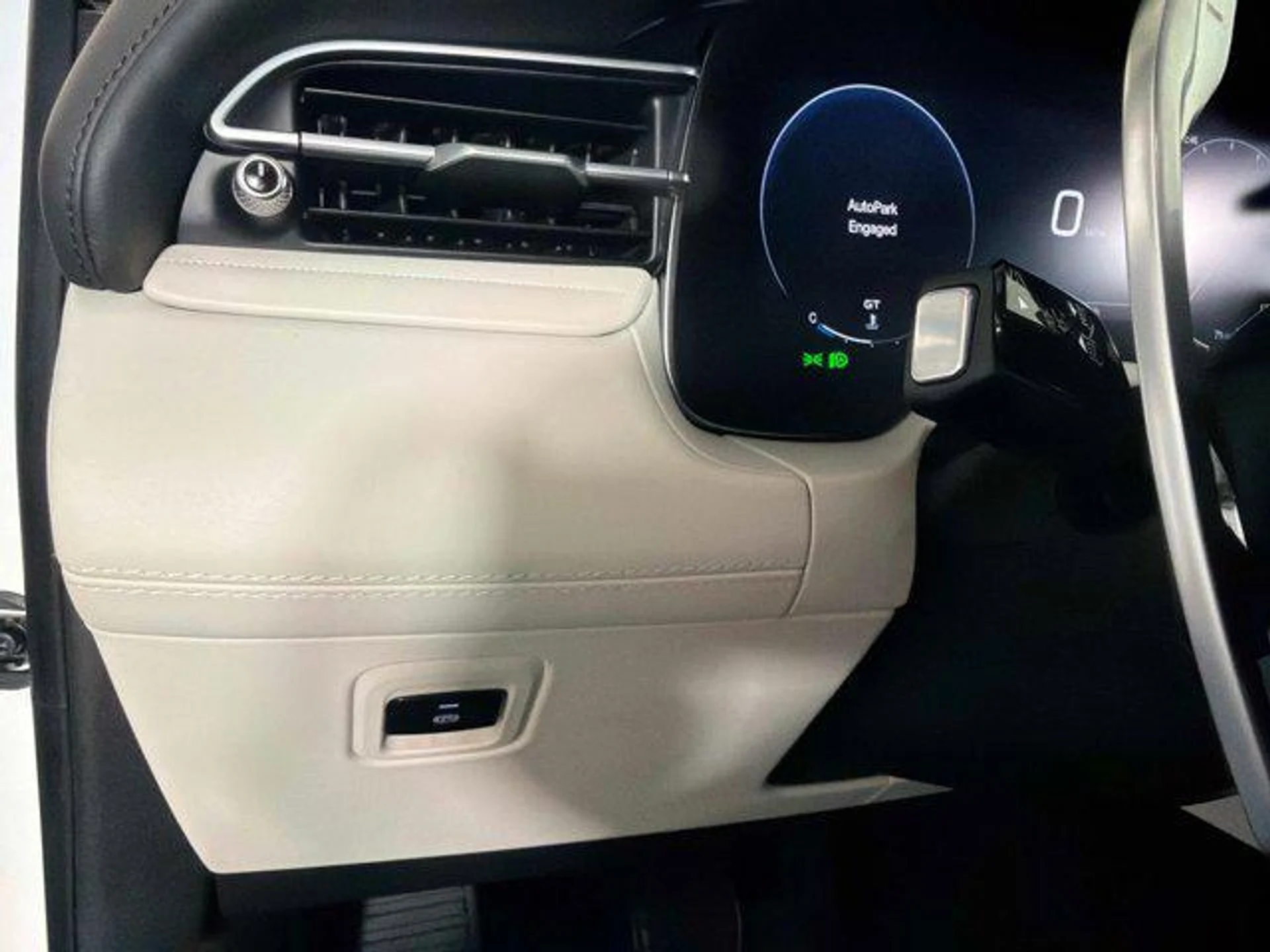 mph050_3676401247_HPR_Nc0_N_Oo_Ueu_Avr_P9e_Yz_VX_Na_Sqg_350bfc2b22