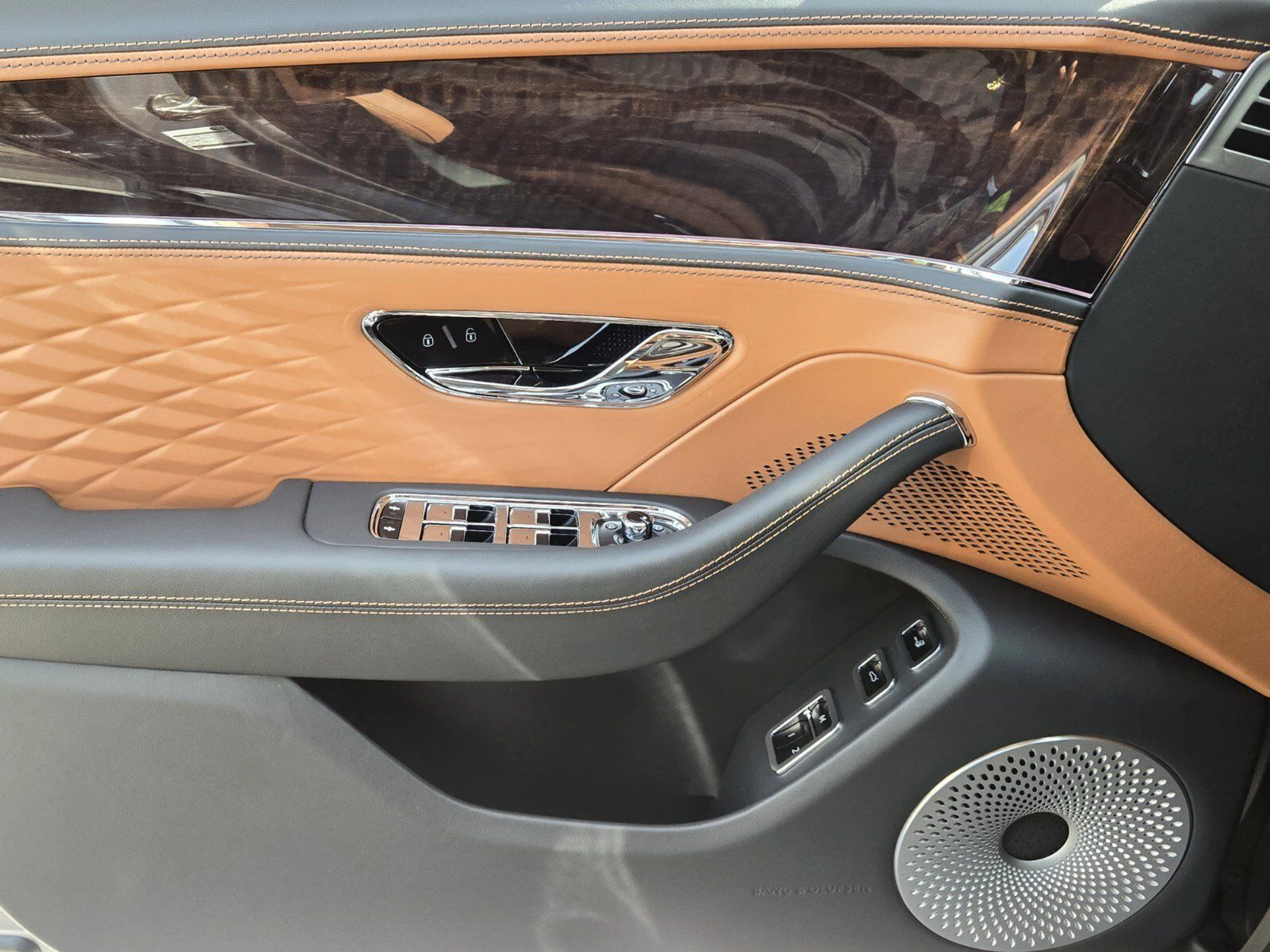 mph050_3708621759_bc3ef68276d1bdeb02e56a30de2496f6x_564eab0a32