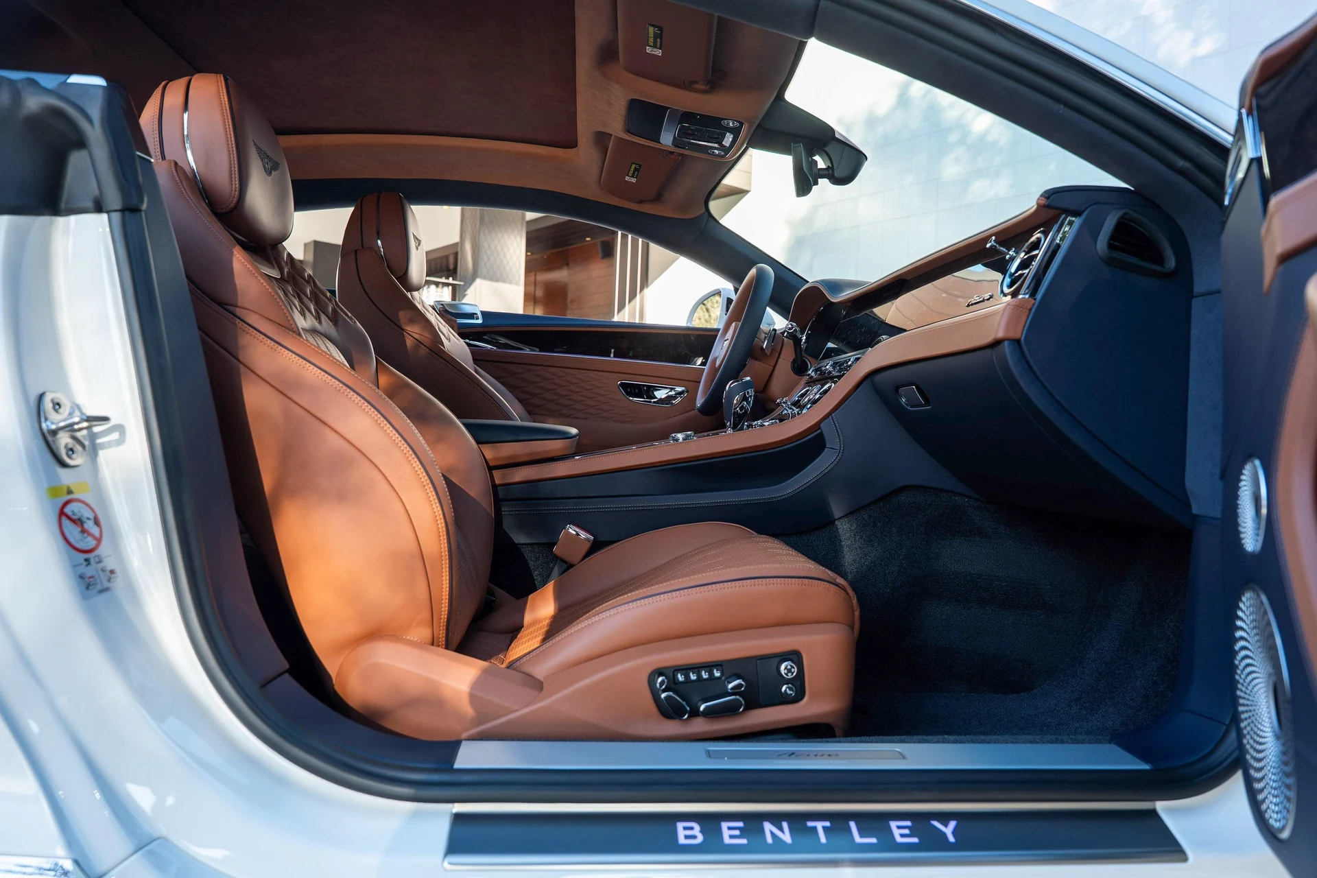 mph050_3710021872_478163262_698435f2a729137fb48dee94_035b380d6a