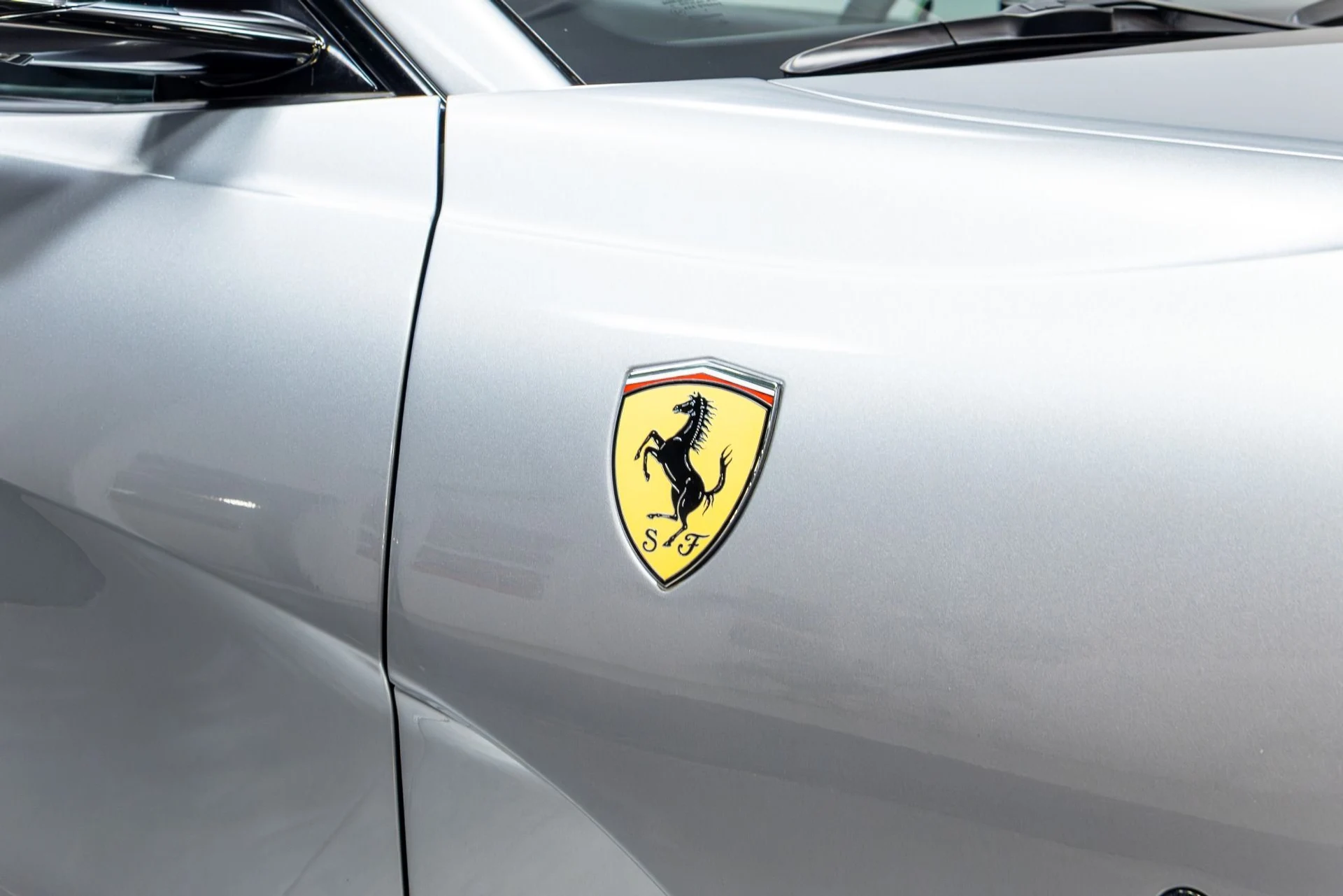 mph050_3747385421_Used_2018_Ferrari_812_Superfast_1777416678_07ee0609c8