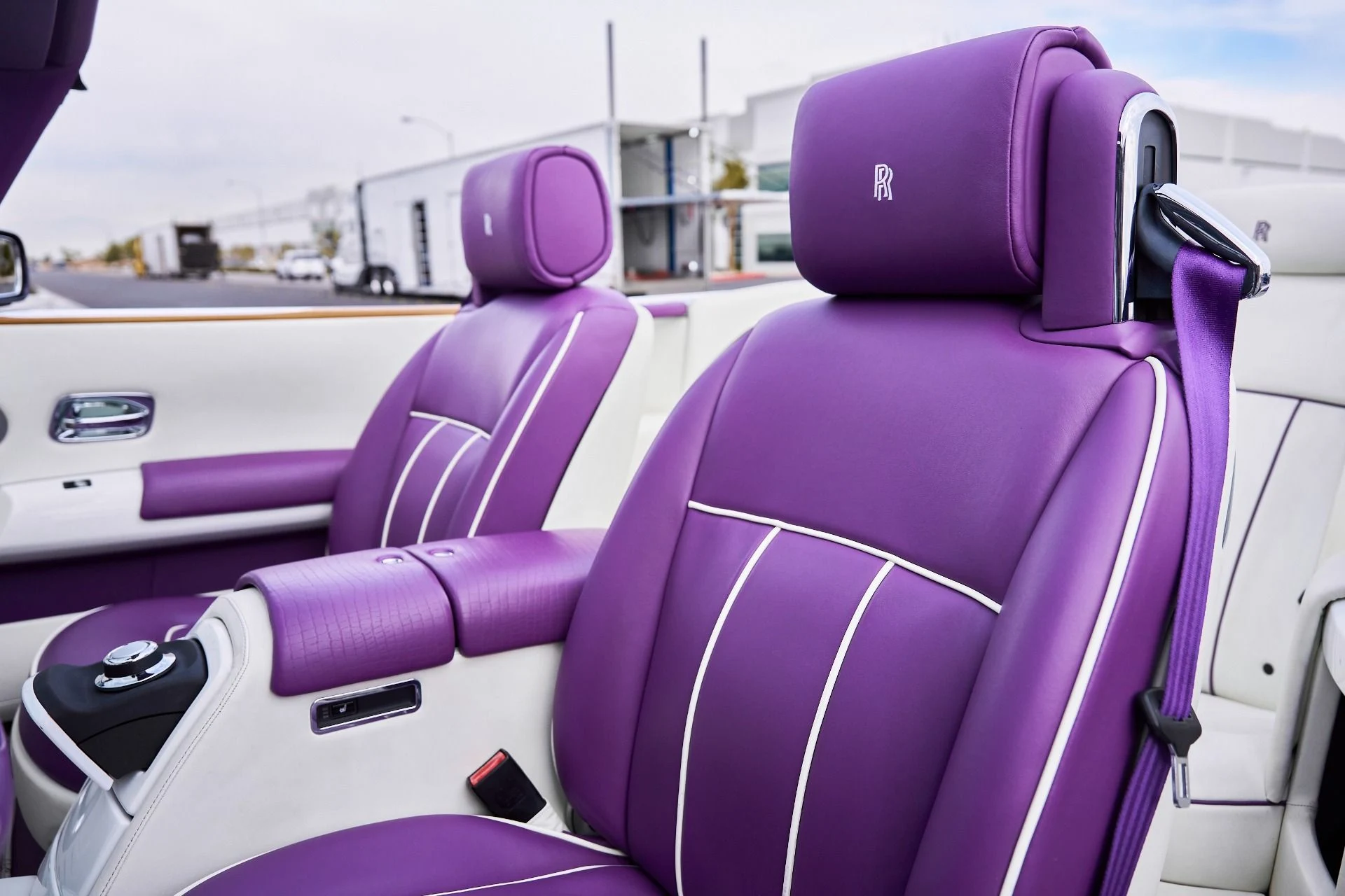 mph050_3755571570_Used_2008_Rolls_Royce_Phantom_Drophead_Coupe_Base_1769136062_b82c65d360