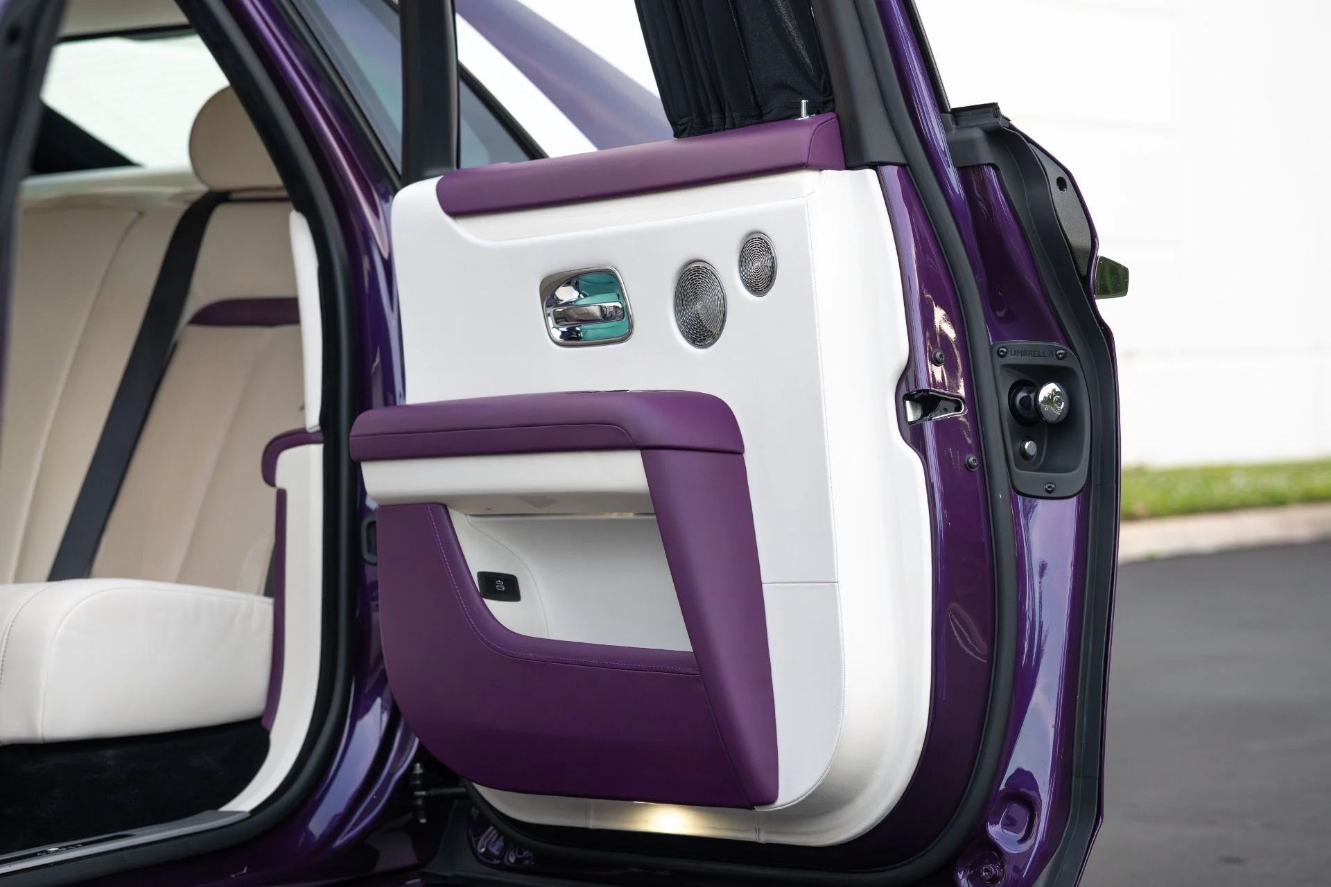 mph050_3778173726_Used_2021_Rolls_Royce_Ghost_1762913749_09daa5a92c