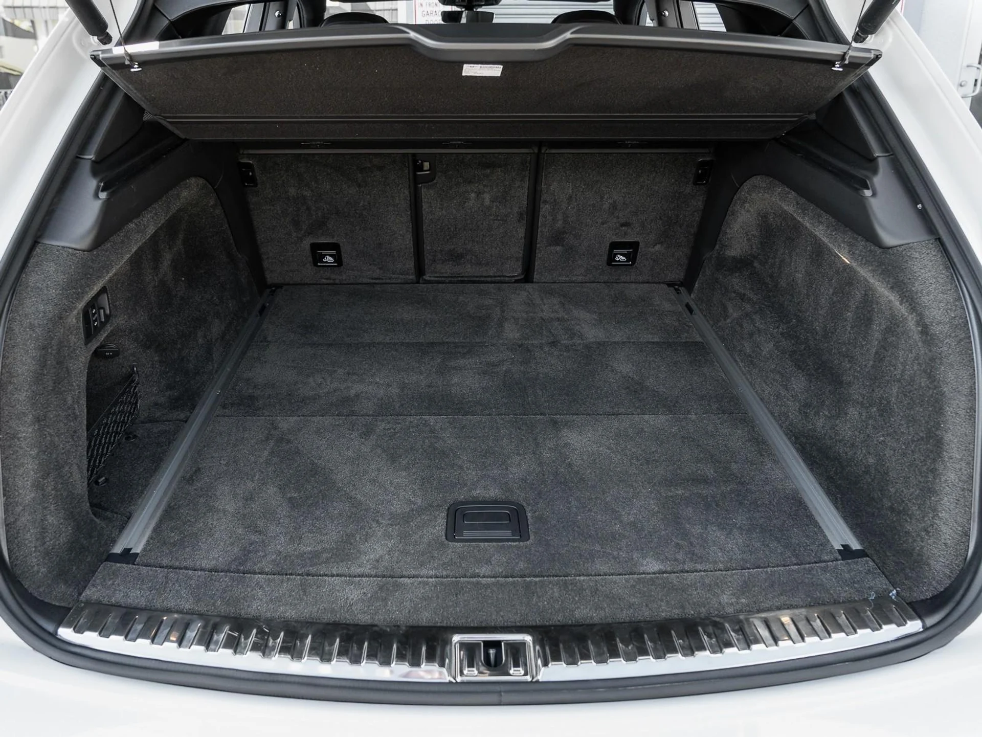 mph050_3803348335_Used_2018_Bentley_Bentayga_W12_Signature_1761171422_c27e41e8b2