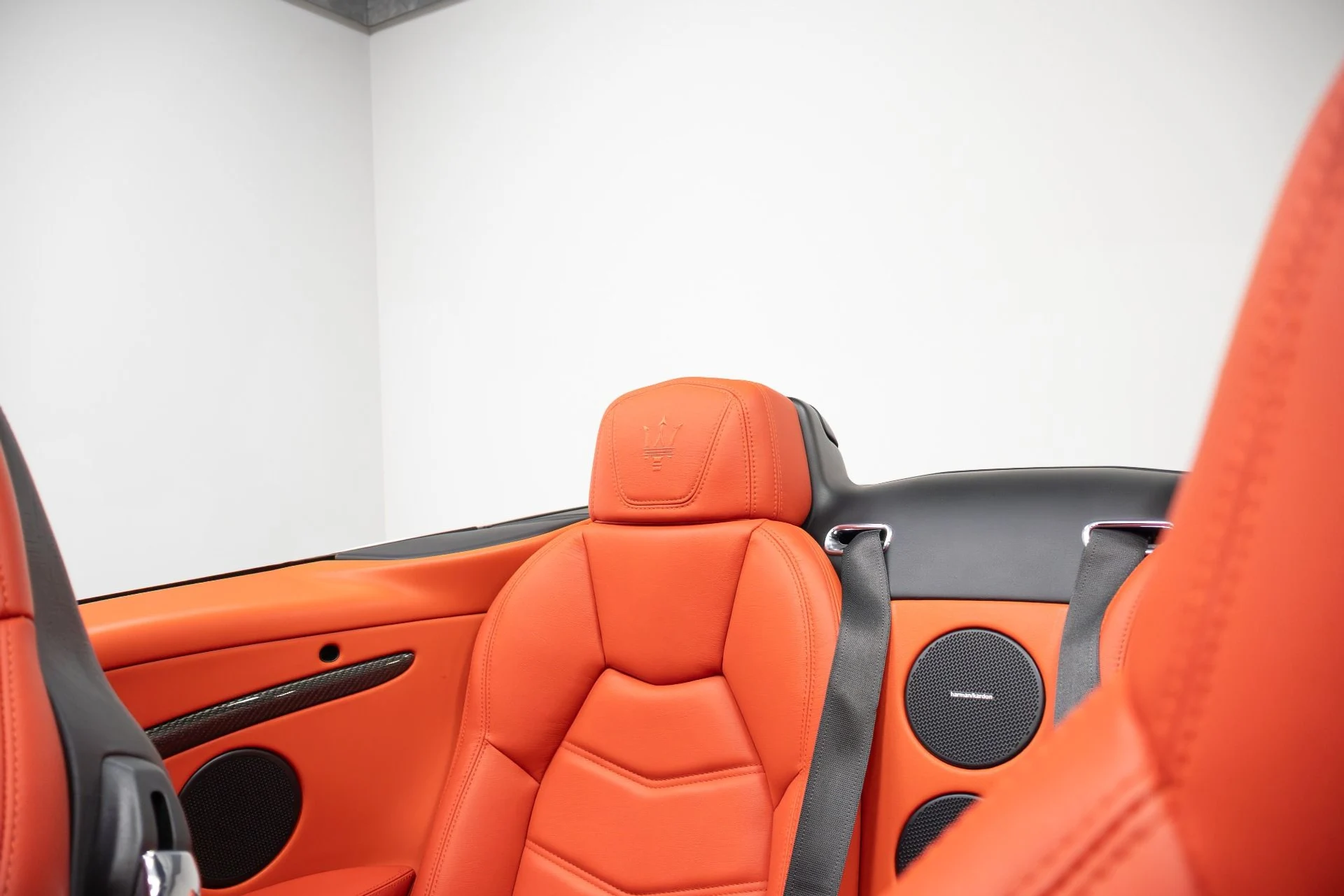 mph050_3830072741_Used_2018_Maserati_Gran_Turismo_1761598740_4cc6970654