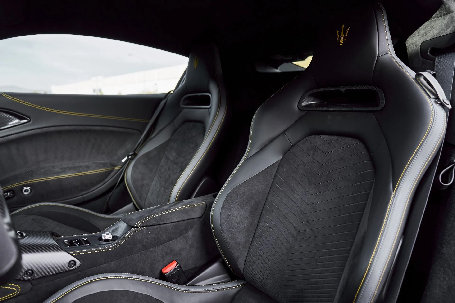 mph050_3855489549_Used_2024_Maserati_MC_20_Base_1772679301_10a5ca7539