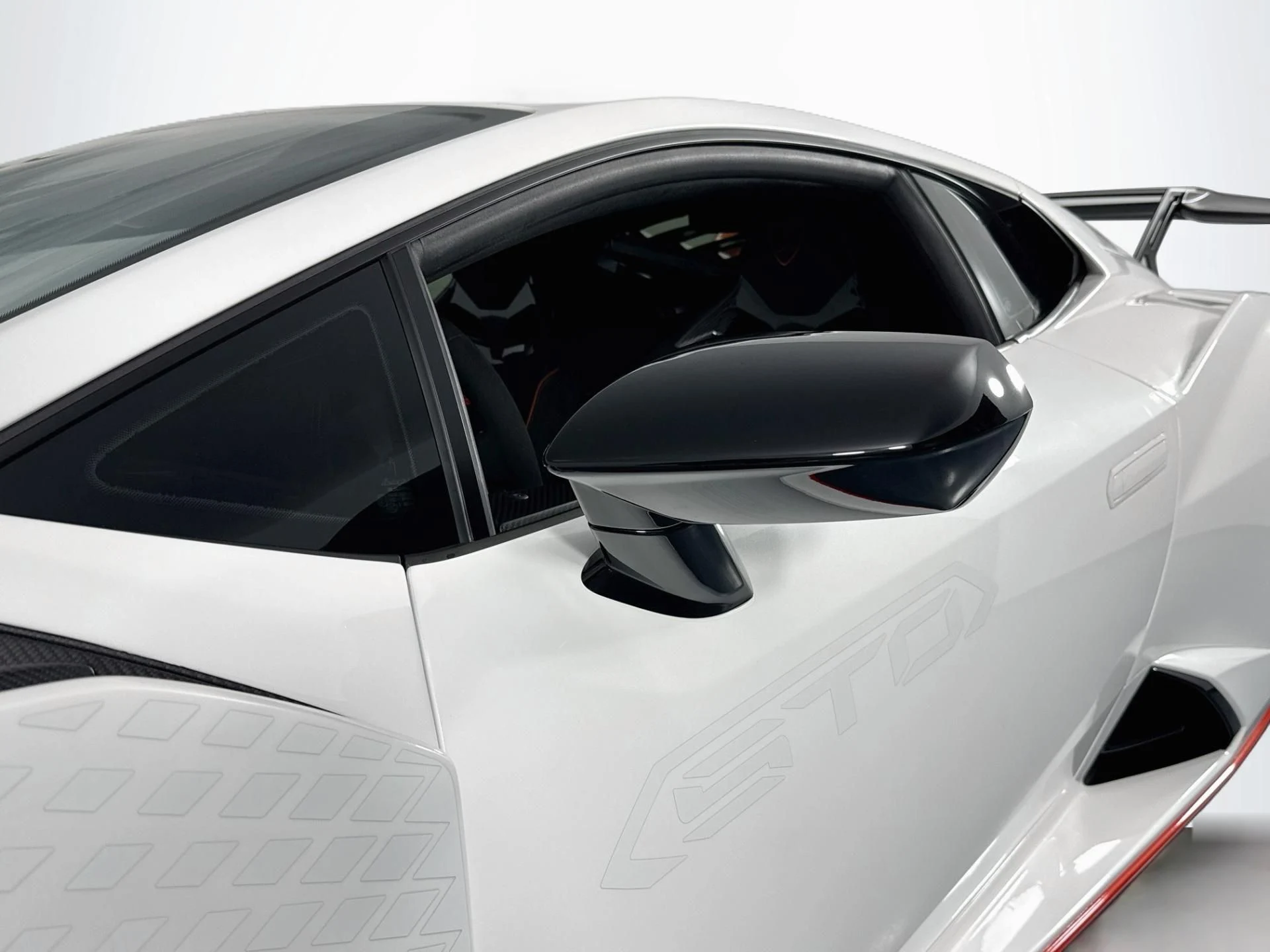 mph050_3883912818_Used_2022_Lamborghini_Huracan_STO_1789147613_8b10f6becd