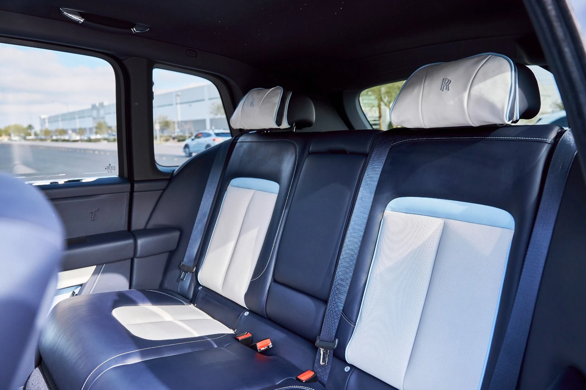mph050_3905750886_Used_2022_Rolls_Royce_Cullinan_1767746447_eb761078e9