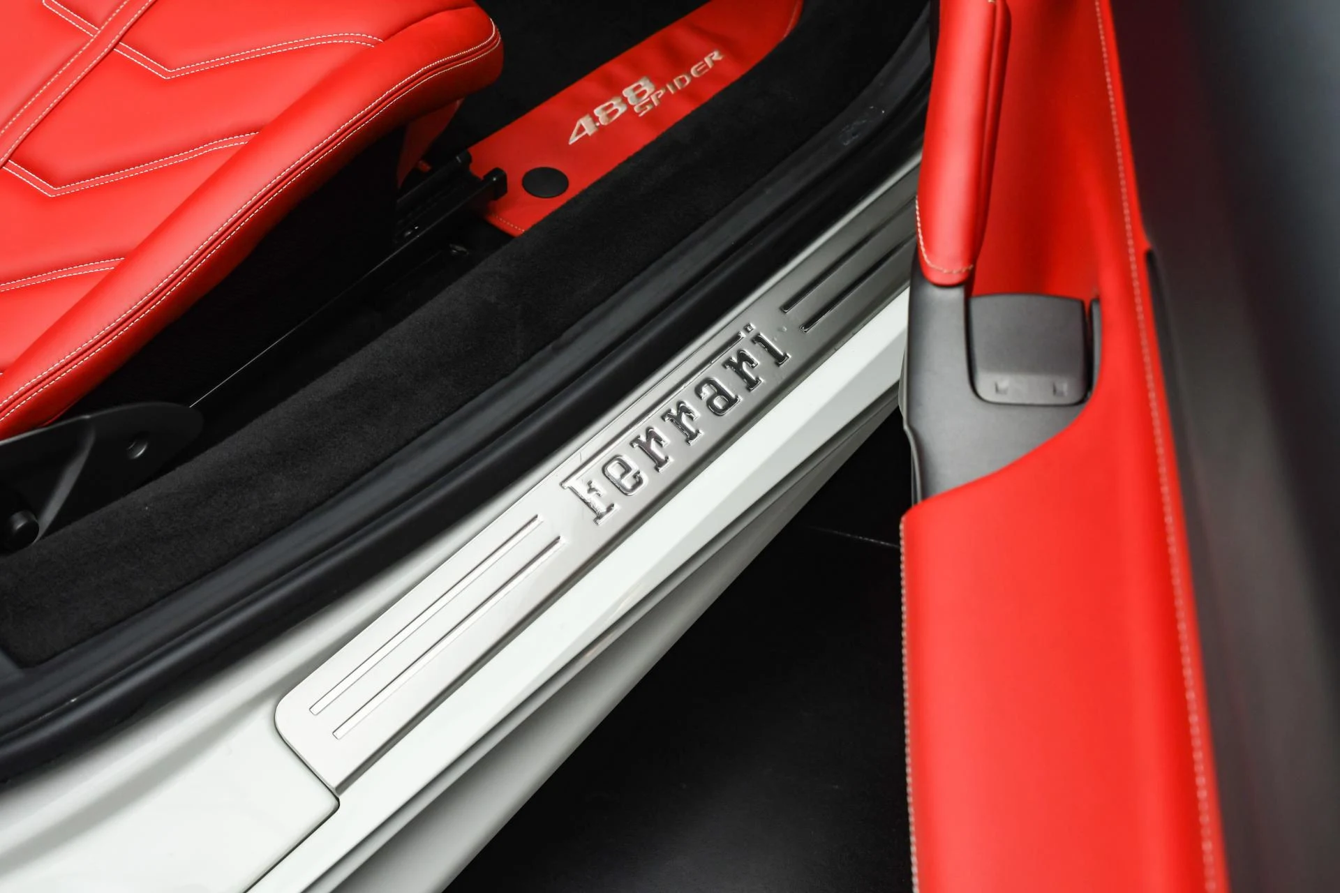 mph050_3929305809_Used_2016_Ferrari_488_Spider_1750234961_e6e2842a26