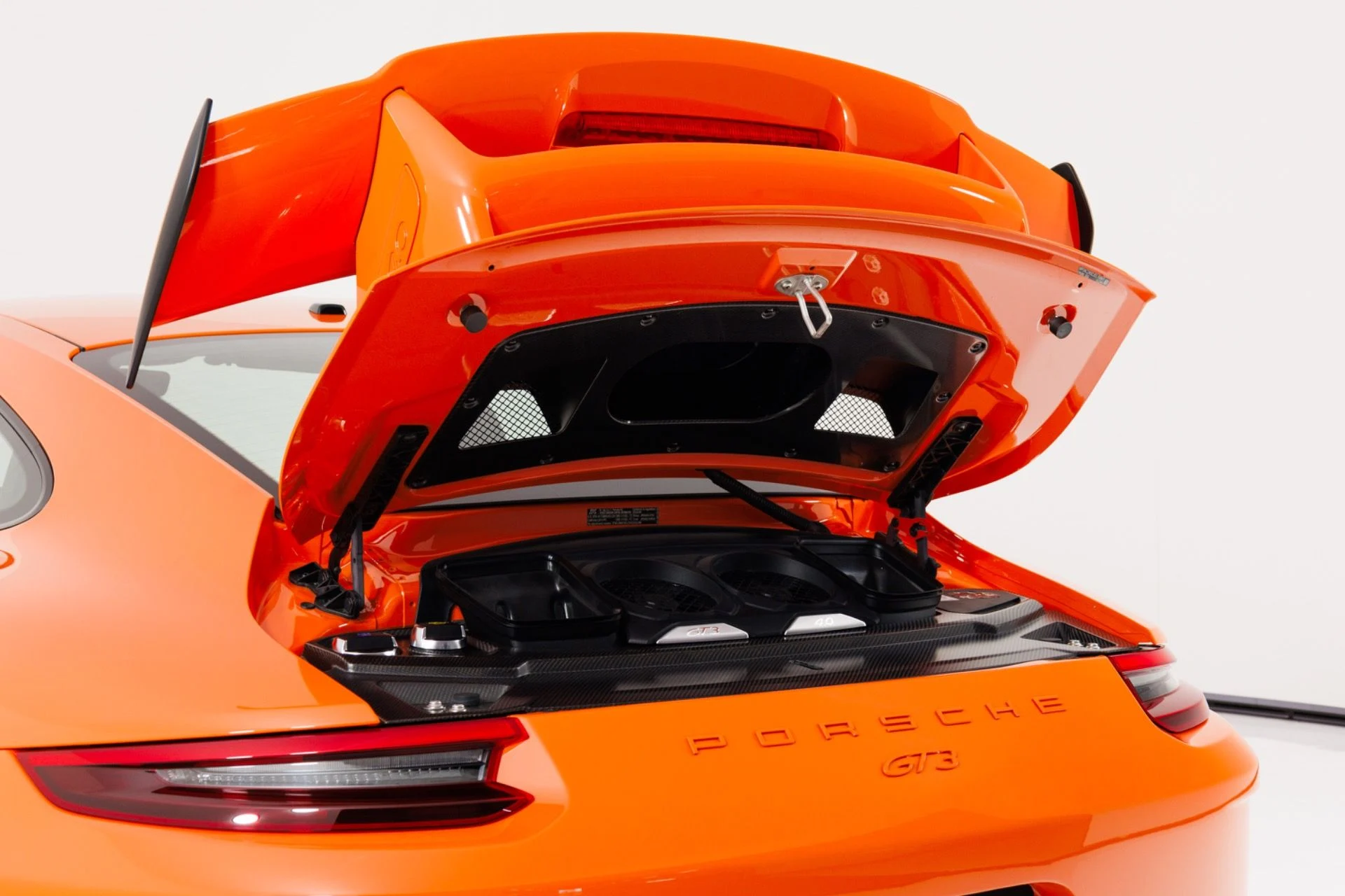 mph050_3930428985_Used_2018_Porsche_911_GT_3_1785880192_97cafb0e0c
