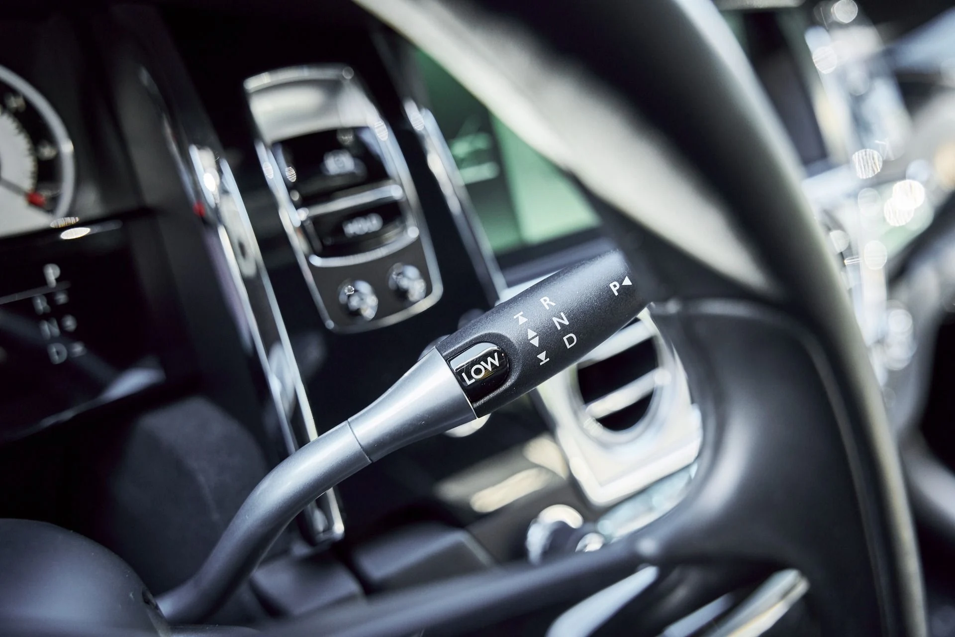 mph050_3941560322_Used_2015_Rolls_Royce_Wraith_Base_1767063575_4237f1f2c7