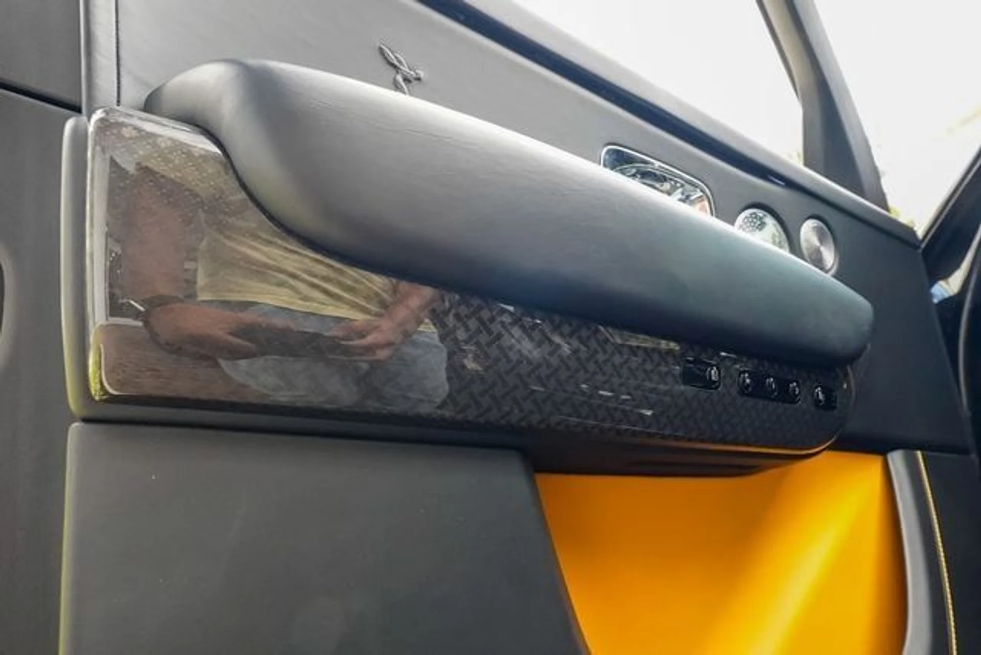 mph050_3949542732_22971405_51_476690632d