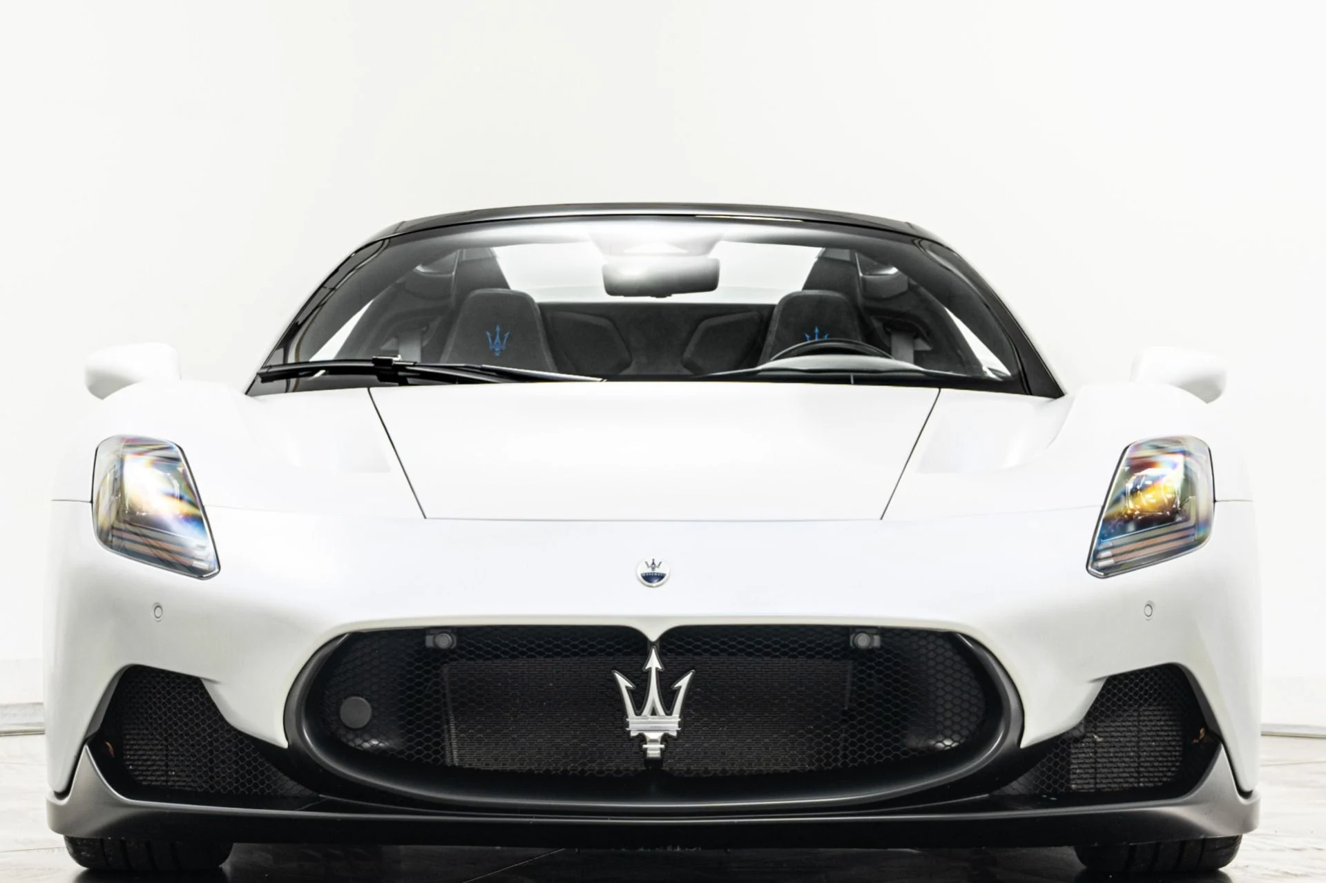 mph050_3979500891_Used_2023_Maserati_MC_20_Cielo_Factory_Matte_Paint_Lightweight_Racing_Seats_1779999147_e63255163f