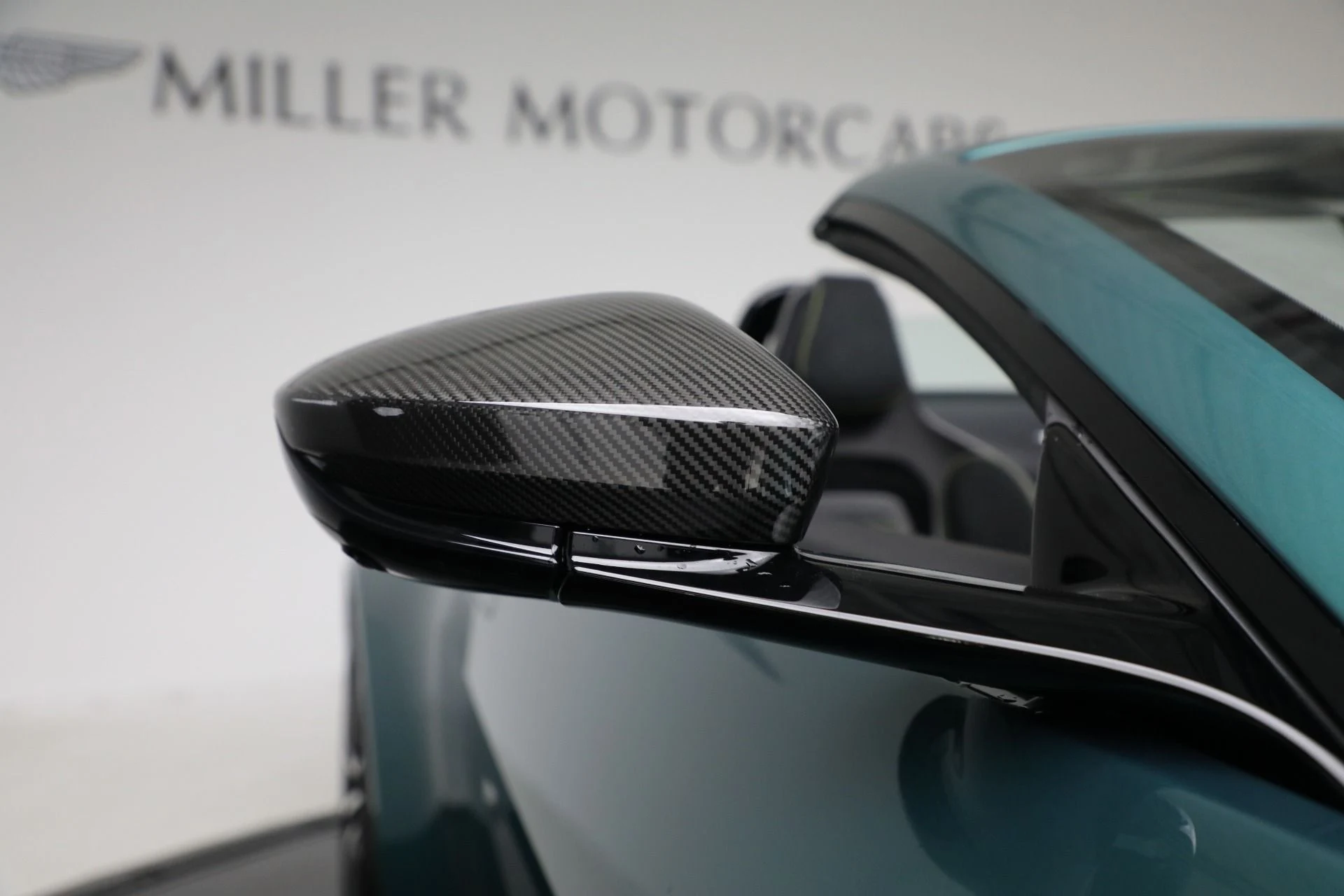 mph050_4001172596_Used_2023_Aston_Martin_Vantage_V12_b625eea63f