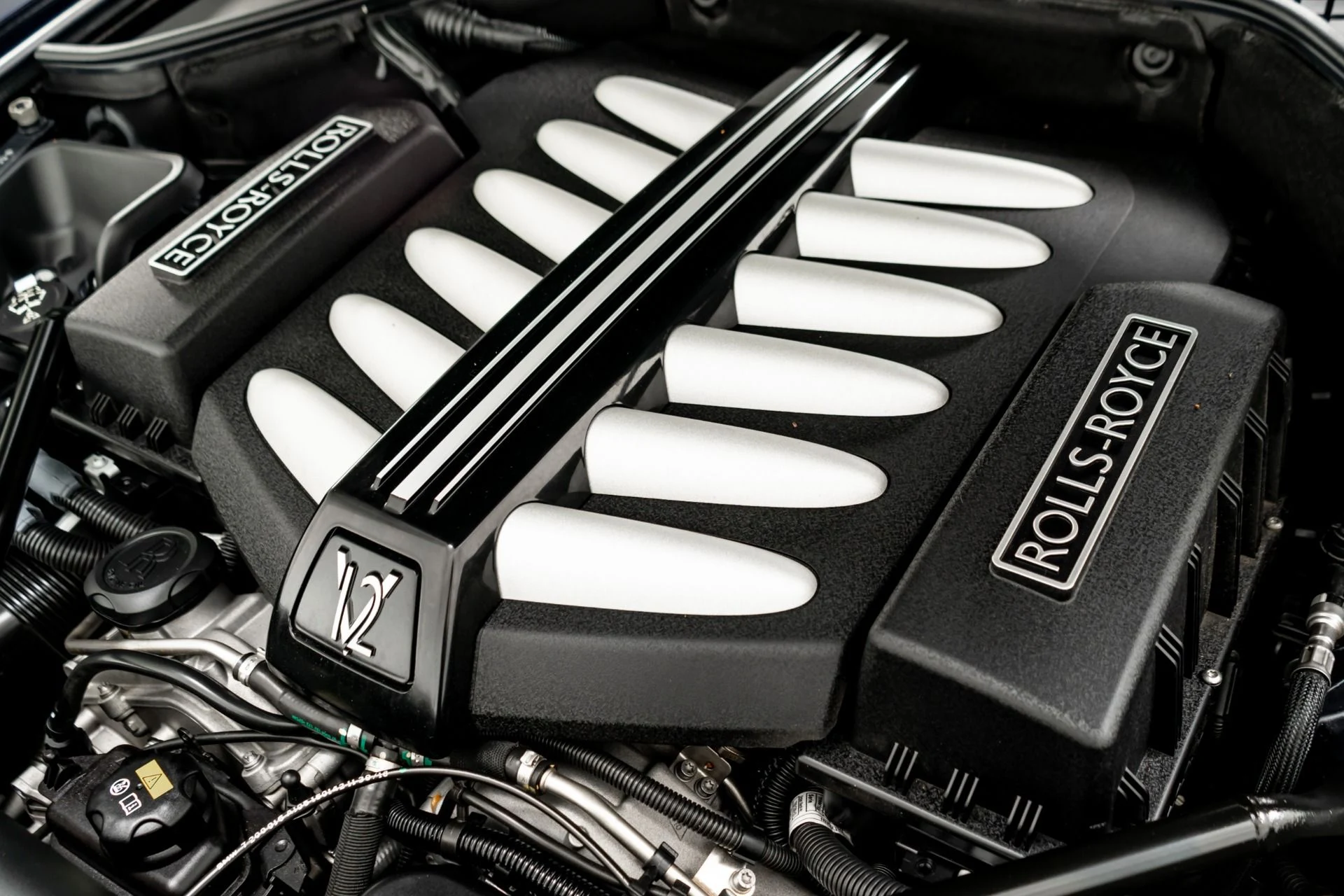 mph050_402427013_Used_2019_Rolls_Royce_Wraith_The_Wraith_Package_Starlight_Headliner_Surround_Cameras_1773246282_b11a8f010b