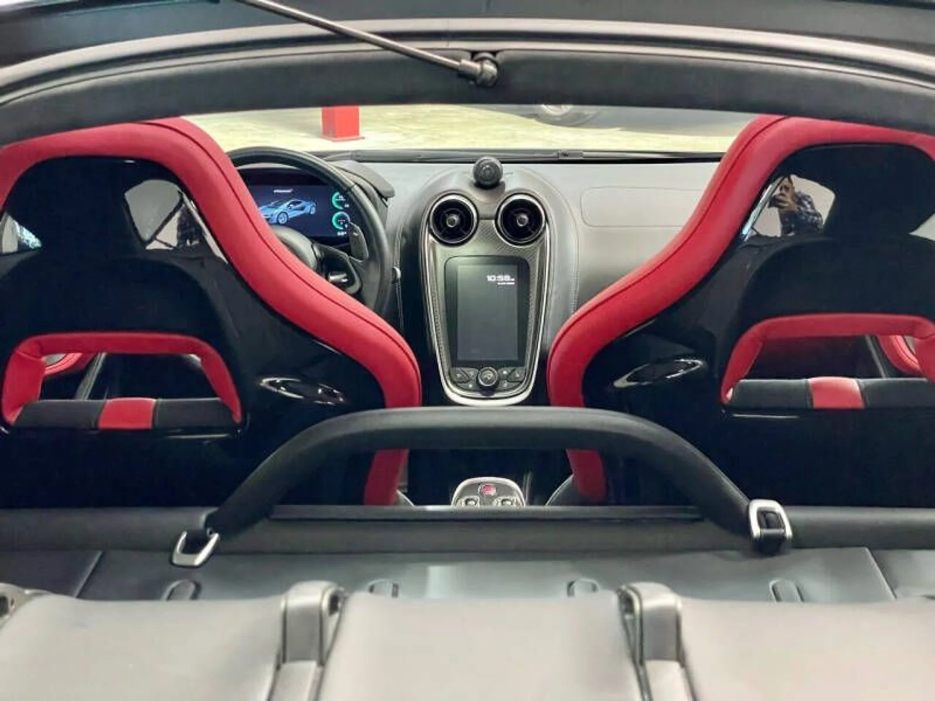 mph050_4046587441_2017_mclaren_570gt_base_2dr_coupe_e0935fc0e5