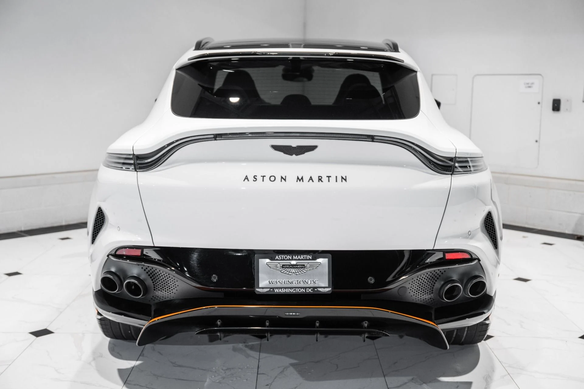 mph050_4051516858_Used_2023_Aston_Martin_DBX_707_1761749500_0f4b4b3e7a