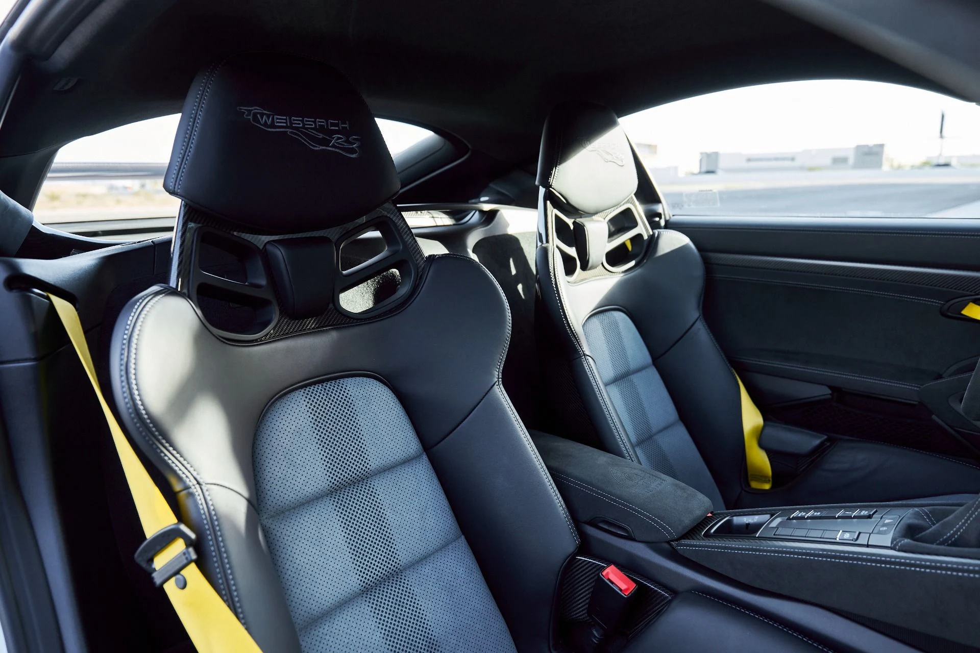 mph050_4077026615_Used_2024_Porsche_718_Cayman_GT_4_RS_1766514230_94ed89b90b