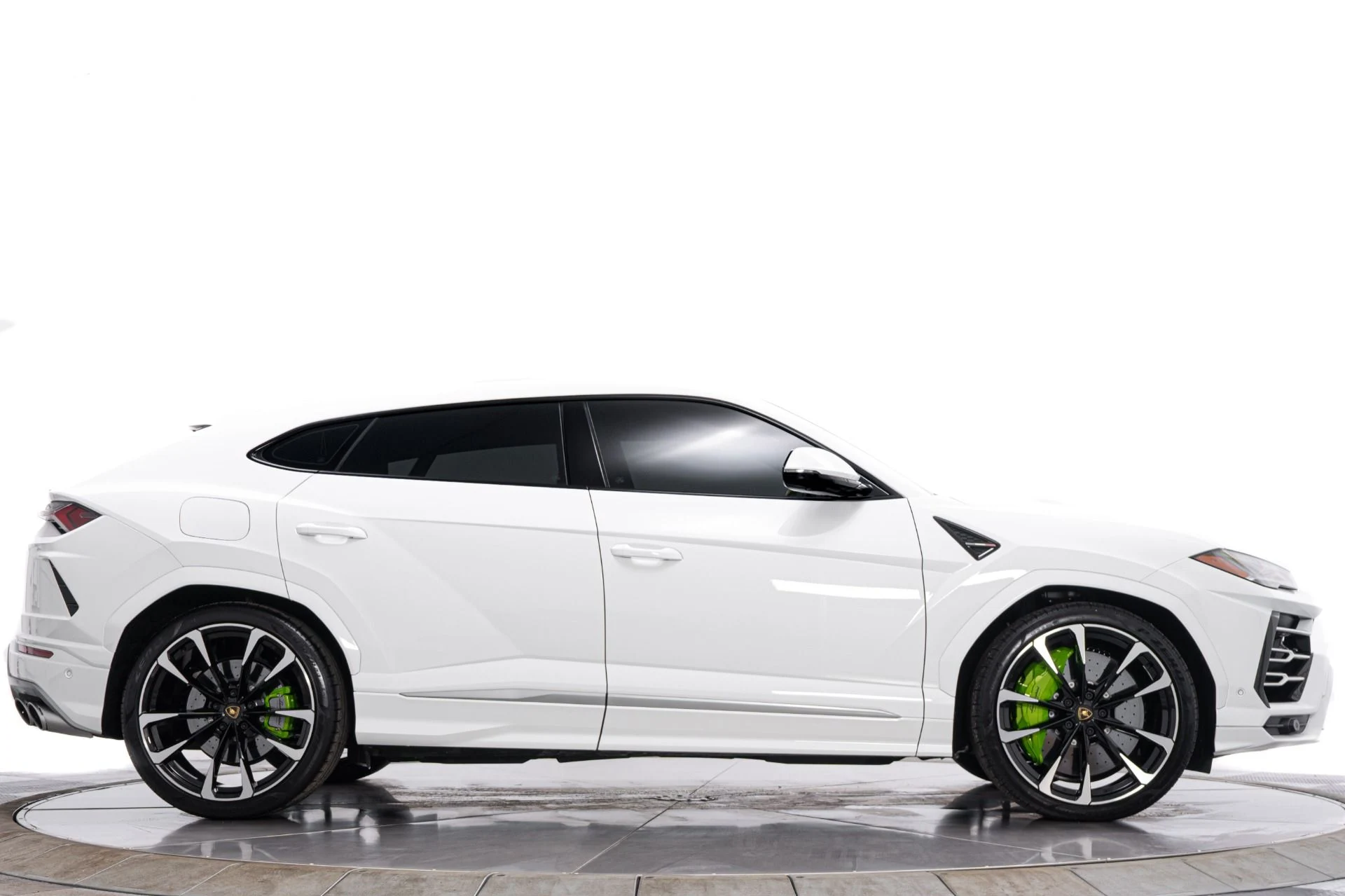 mph050_4090108838_Used_2021_Lamborghini_Urus_Q_Citura_interior_Ventilated_Front_Seats_with_Massage_1772724519_8b161b7e04