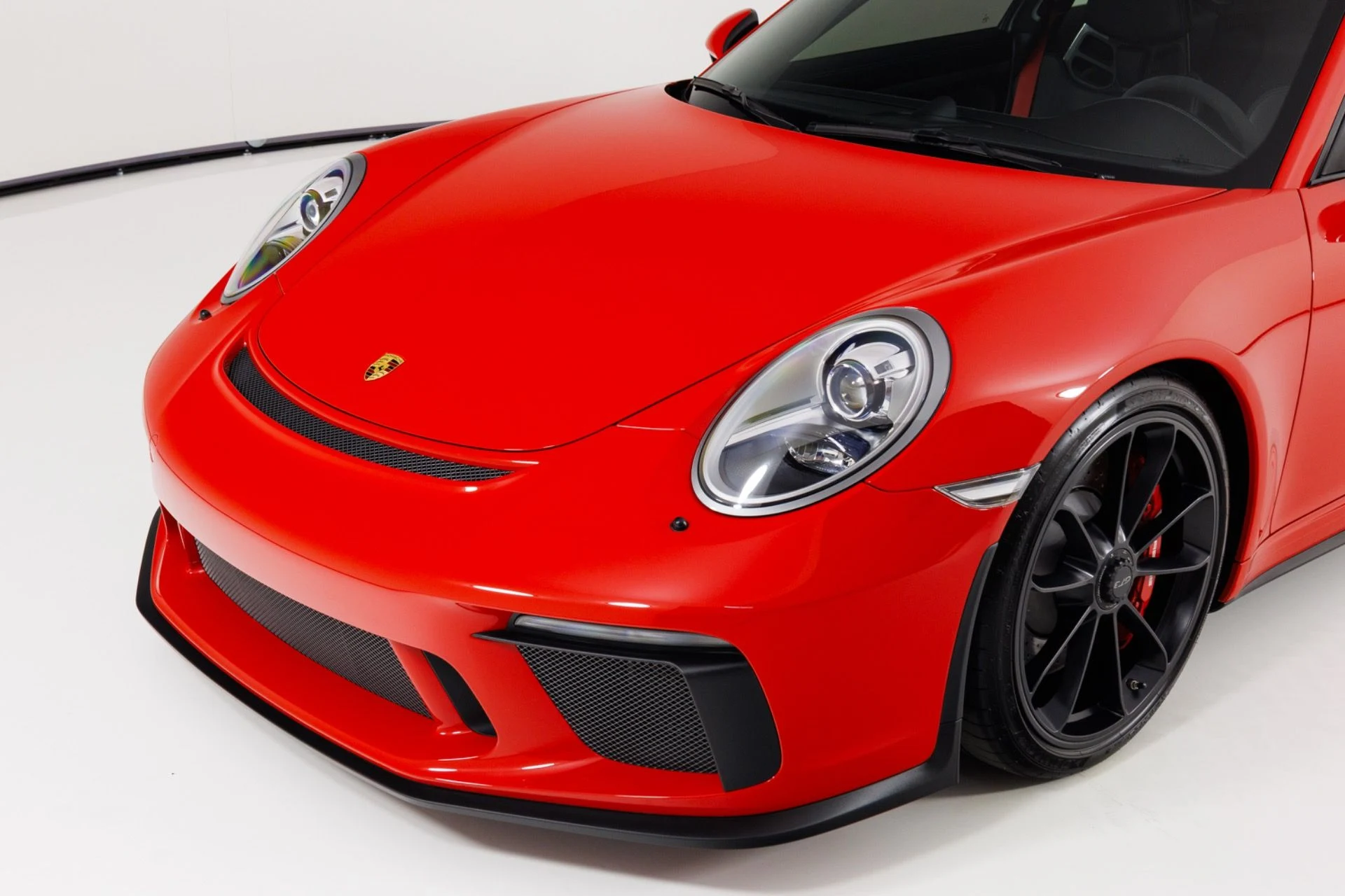 mph050_4096259667_Used_2018_Porsche_911_GT_3_1782237129_4caf7bf4af