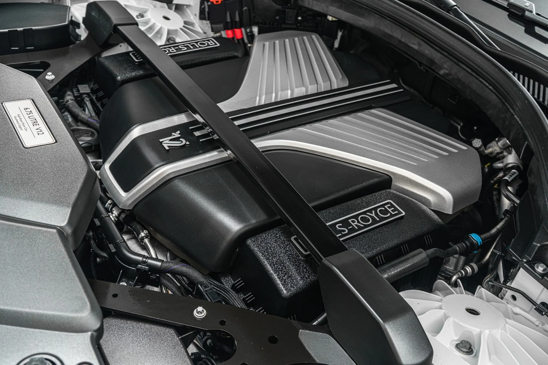 mph050_4097160951_Used_2024_Rolls_Royce_Cullinan_Shooting_Star_Headliner_Picnic_Tables_Low_Miles_1772230993_17fe540a0e