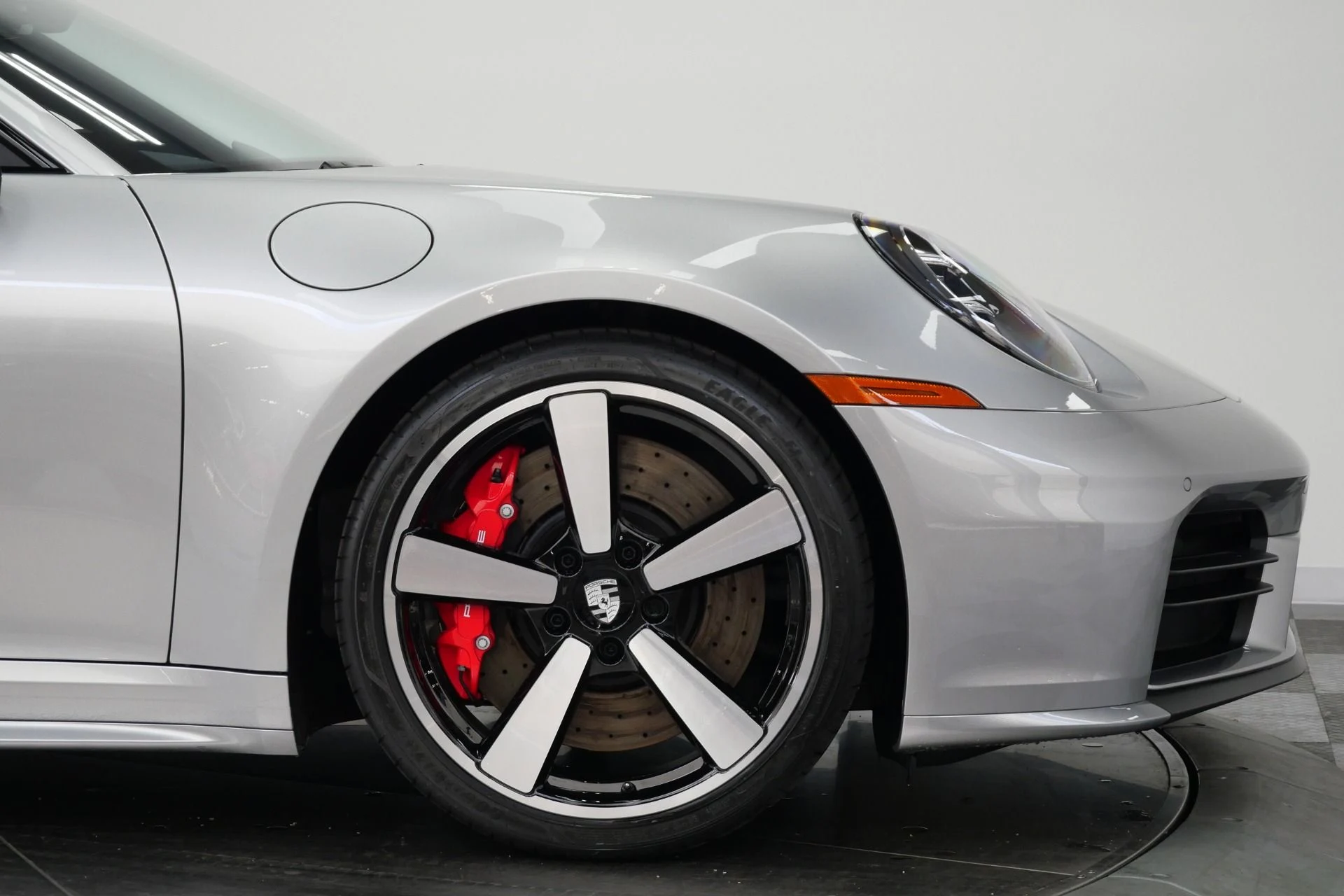 mph050_4098611080_Used_2025_Porsche_911_Carrera_S_Sport_Design_Package_18_Way_Seats_Carrera_Classic_Wheels_1775922258_e3573c002f