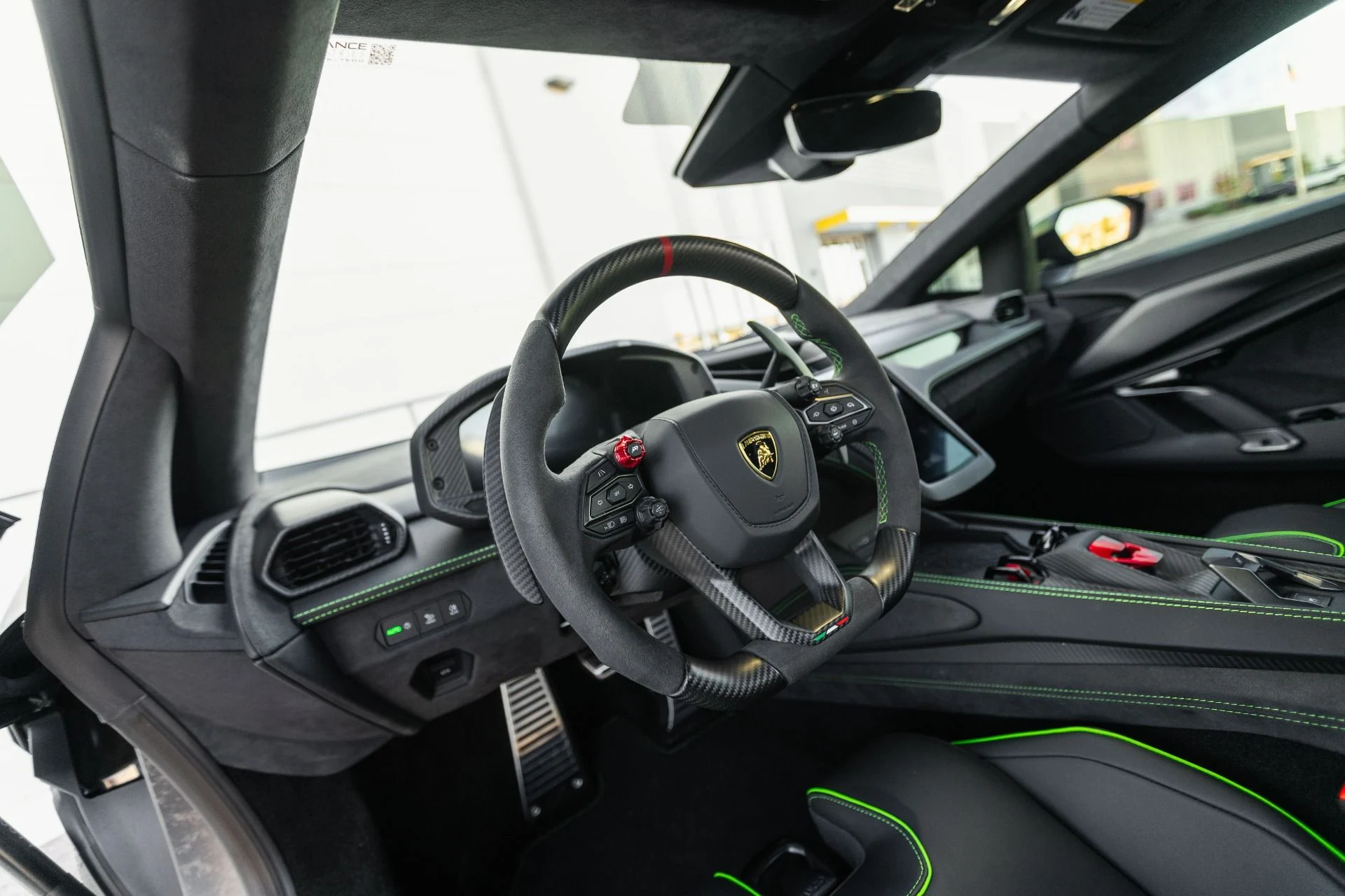 mph050_4141362678_Used_2025_Lamborghini_Revuelto_1791313101_9e49048e36