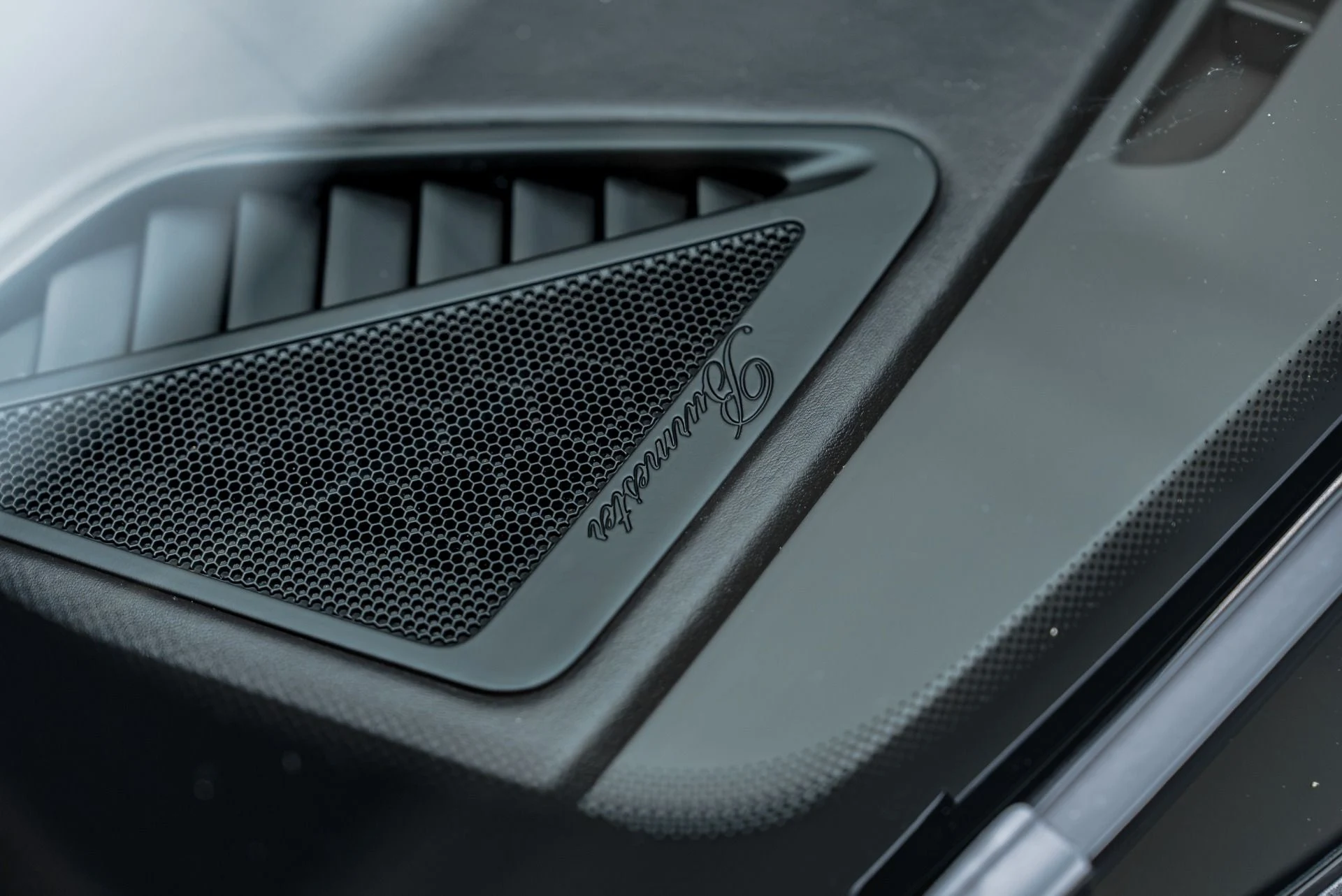 mph050_4158232489_Used_2015_Porsche_911_Turbo_S_1783626536_8d323a0026