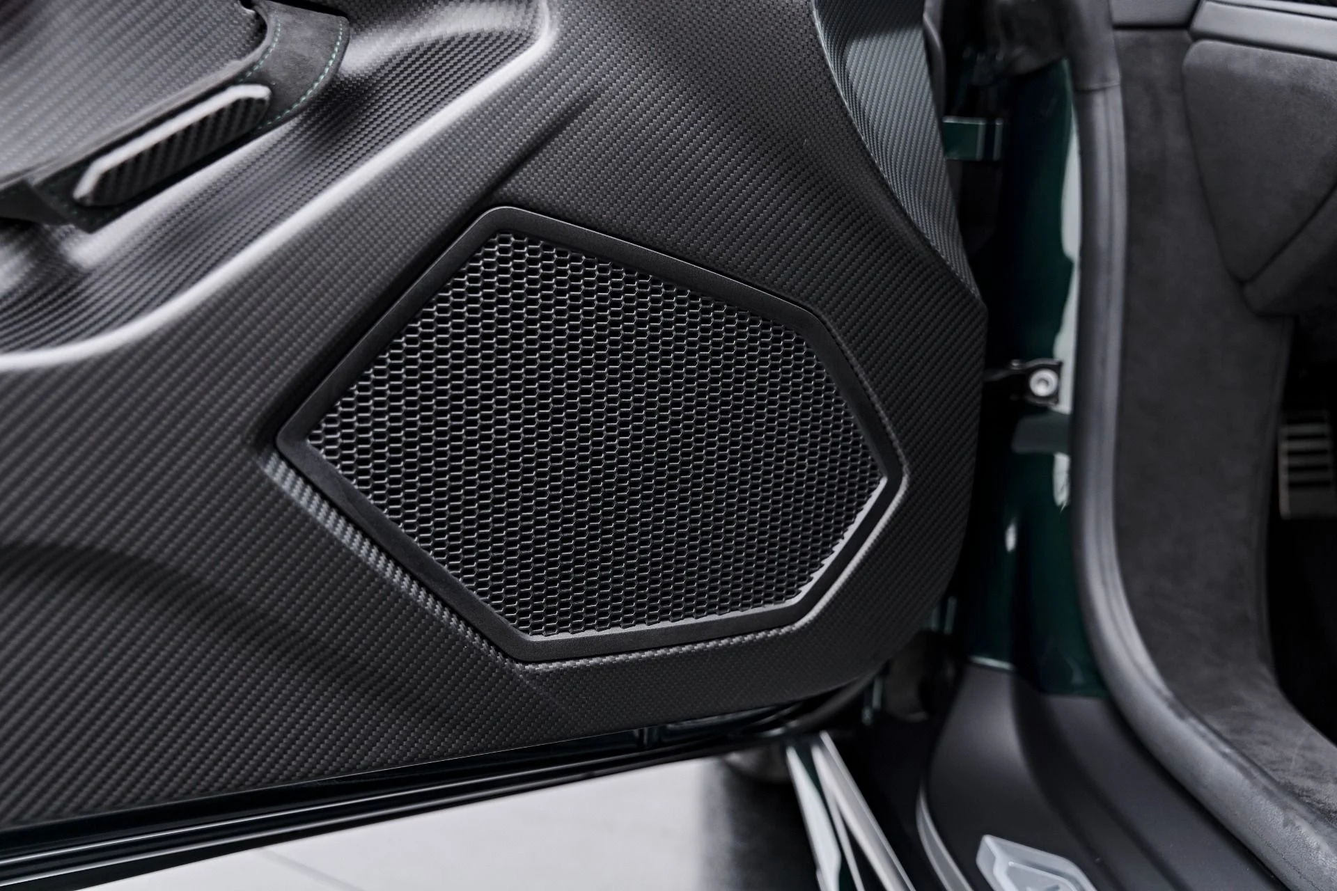 mph050_4177028172_Used_2024_Lamborghini_Huracan_Sterrato_Base_1790365019_698304114f