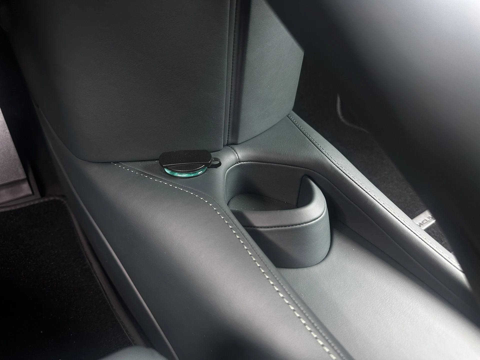 mph050_4196549383_e3eecc7e8da714cbe400d259be19c690x_2dd4c20c1f