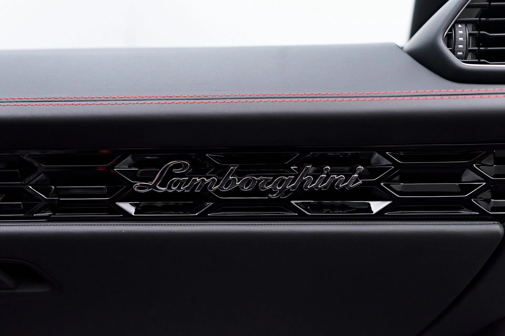 mph050_4197348558_Used_2020_Lamborghini_Huracan_EVO_Base_1755655931_4e300ffe55