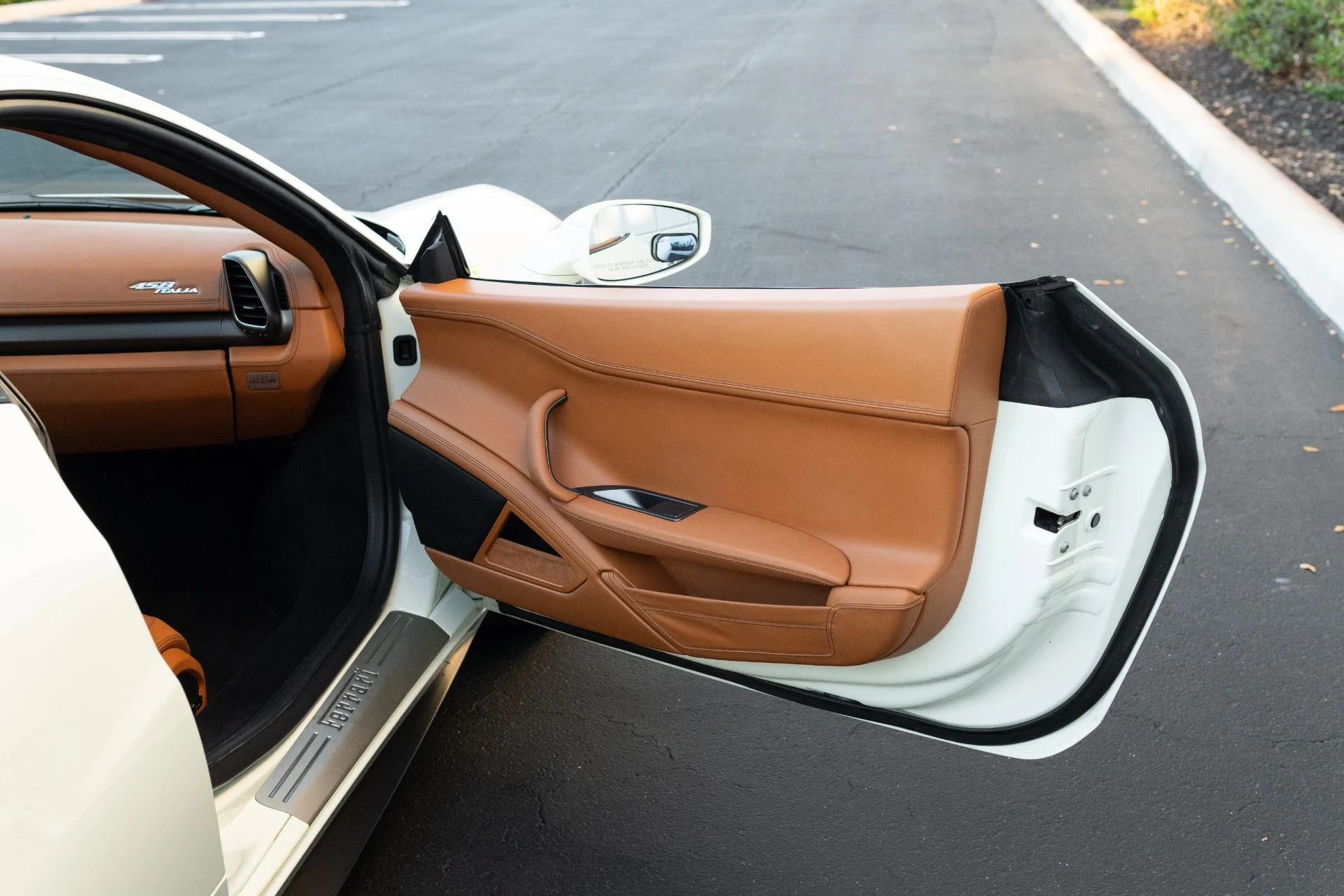 mph050_4197351782_Used_2011_Ferrari_458_Italia_1767072023_4ce2dd4787