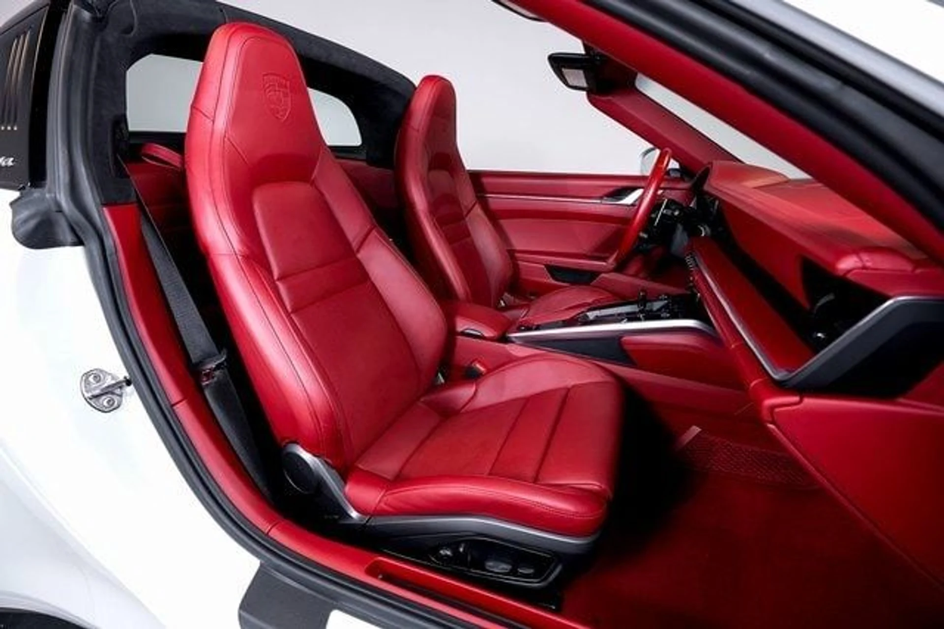 mph050_420149368_fd0870fa3cbd8beb2d12a1978bda9deax_953b572f93