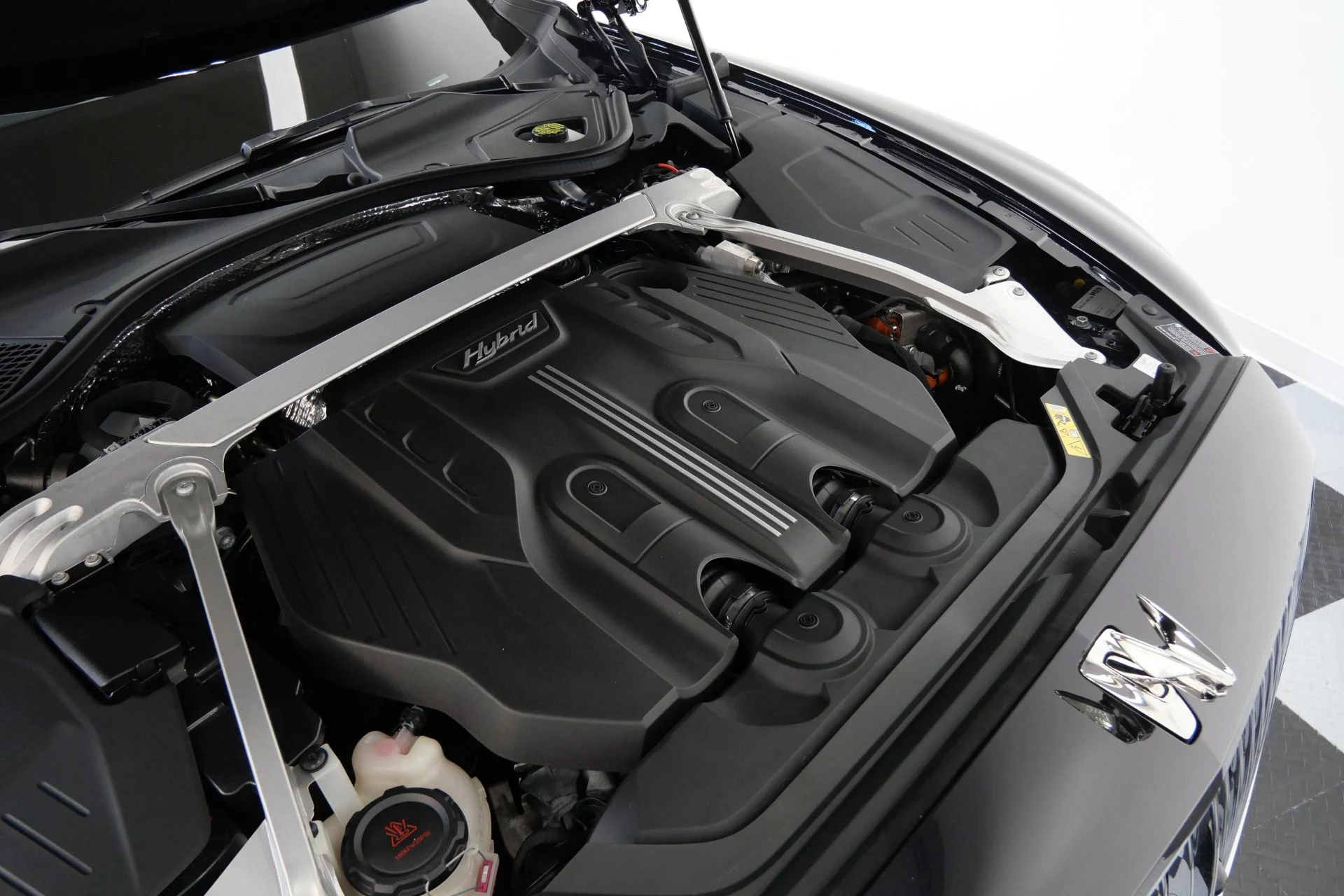 mph050_4245208155_Used_2023_Bentley_Flying_Spur_Hybrid_Touring_Specification_Contrast_Stitching_Piping_Bang_and_Olufsen_1769812693_82aca85c0f