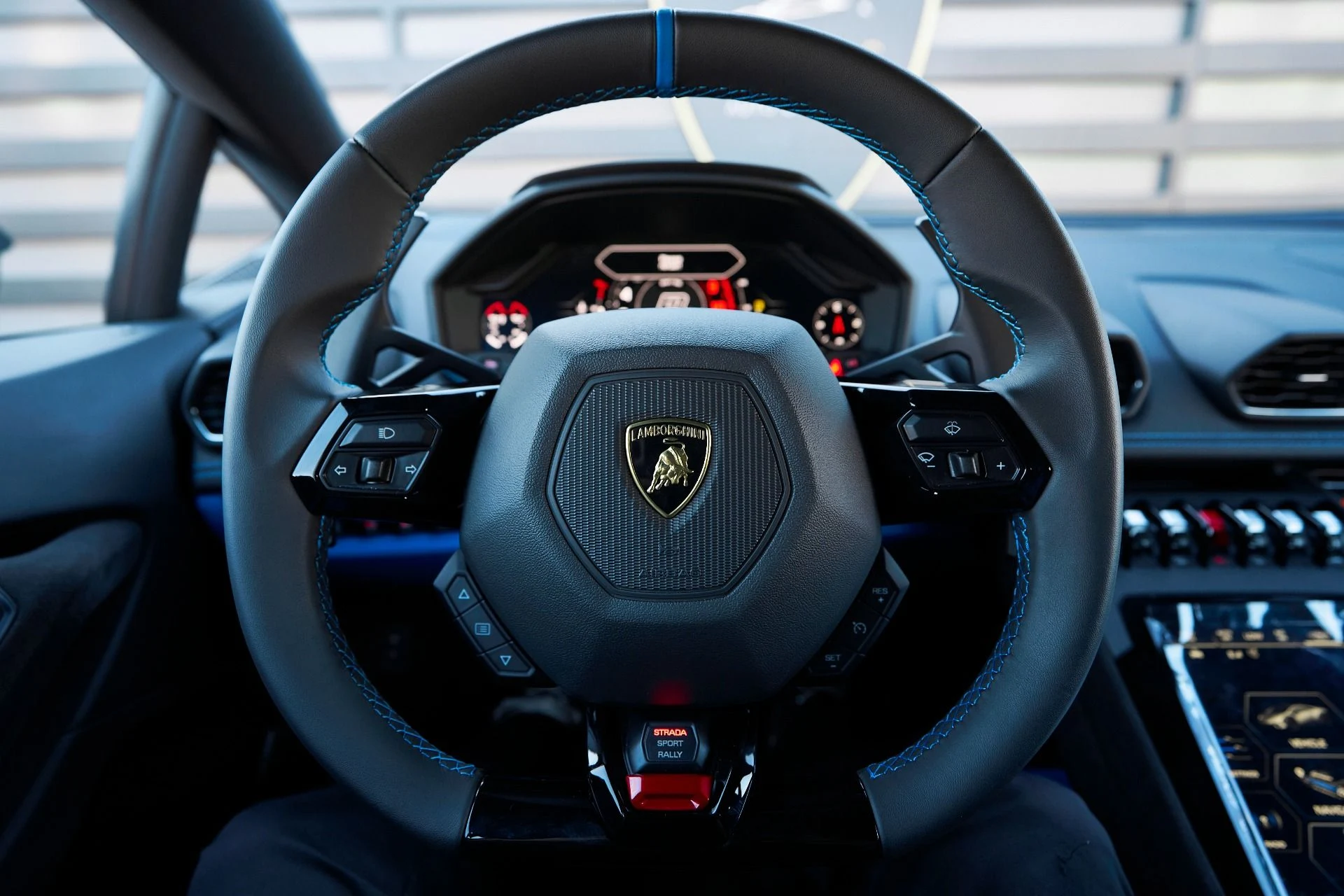 mph050_4252706138_Used_2024_Lamborghini_Huracan_Sterrato_Base_1761068468_57cb6a275f