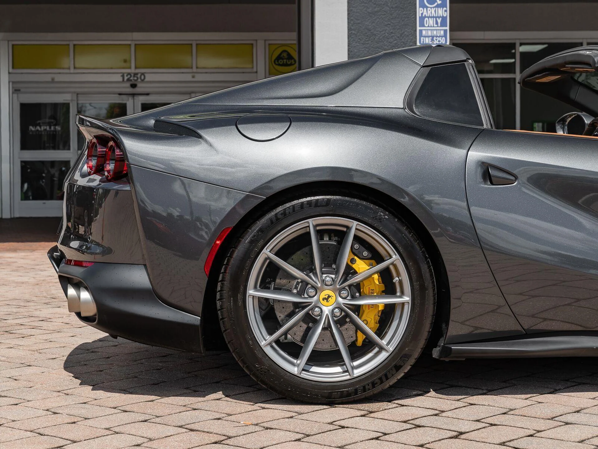 mph050_4265925710_Used_2022_Ferrari_812_GTS_Convertible_1784905713_3e18f8e7bd