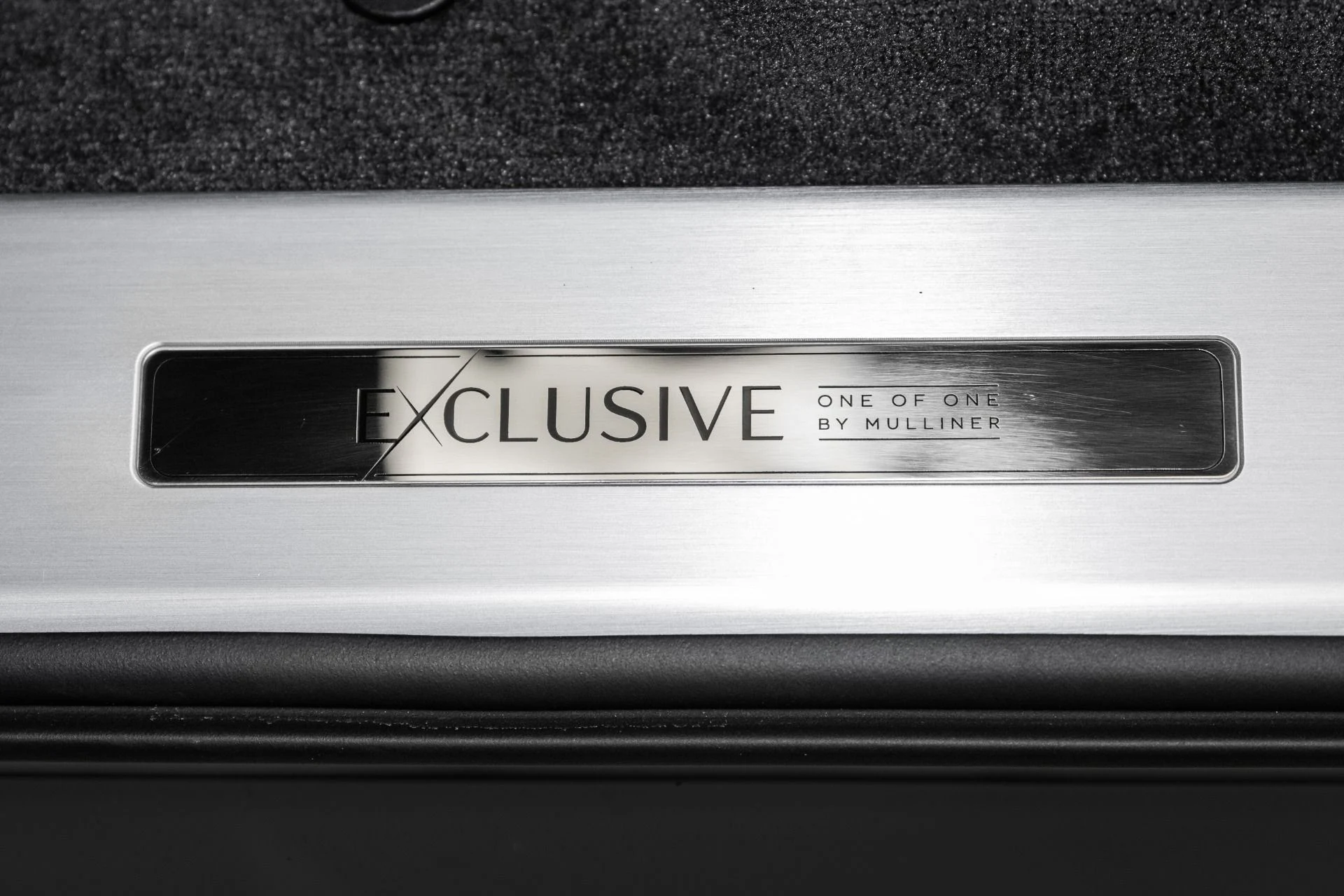 mph050_4289551703_Used_2024_Bentley_Bentayga_Azure_V8_1758720540_97eecfd30d