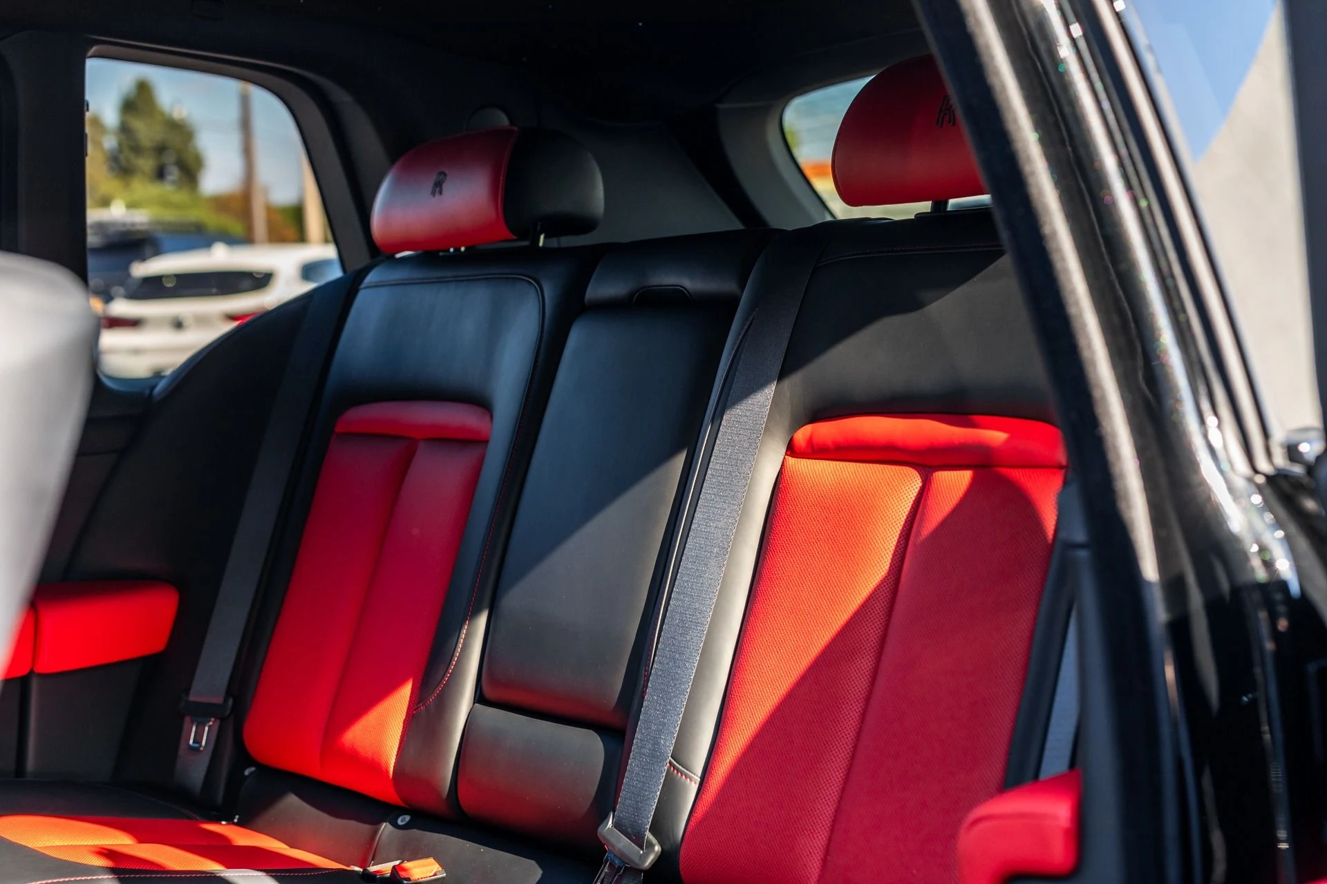 mph050_439763650_Used_2021_Rolls_Royce_Cullinan_1698712241_28384ae5a2