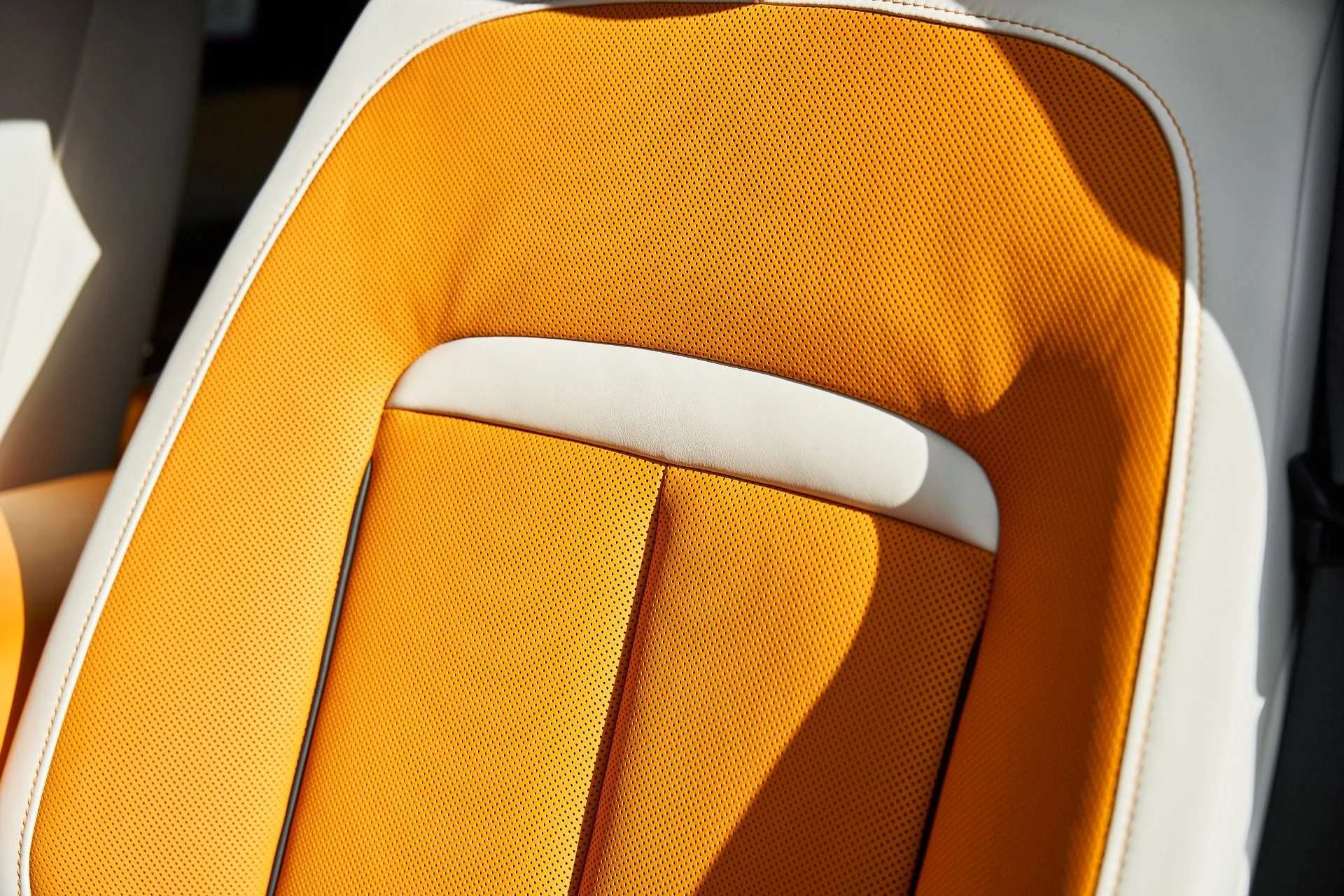 mph050_442905555_Used_2026_Rolls_Royce_Cullinan_Base_1766884802_34d7f26ad5