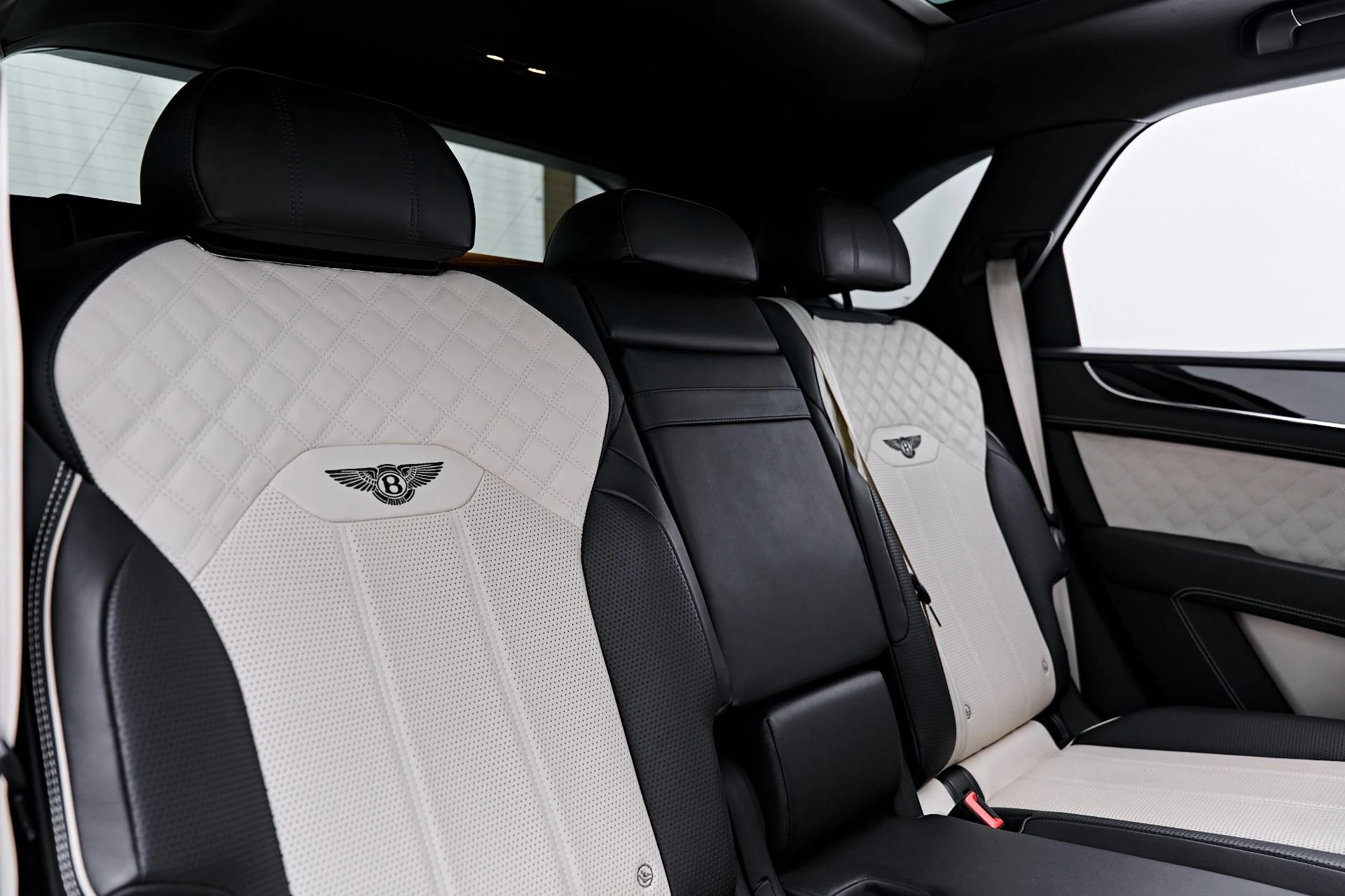 mph050_446566499_Used_2022_Bentley_Bentayga_V8_1791935765_af629f7a8d