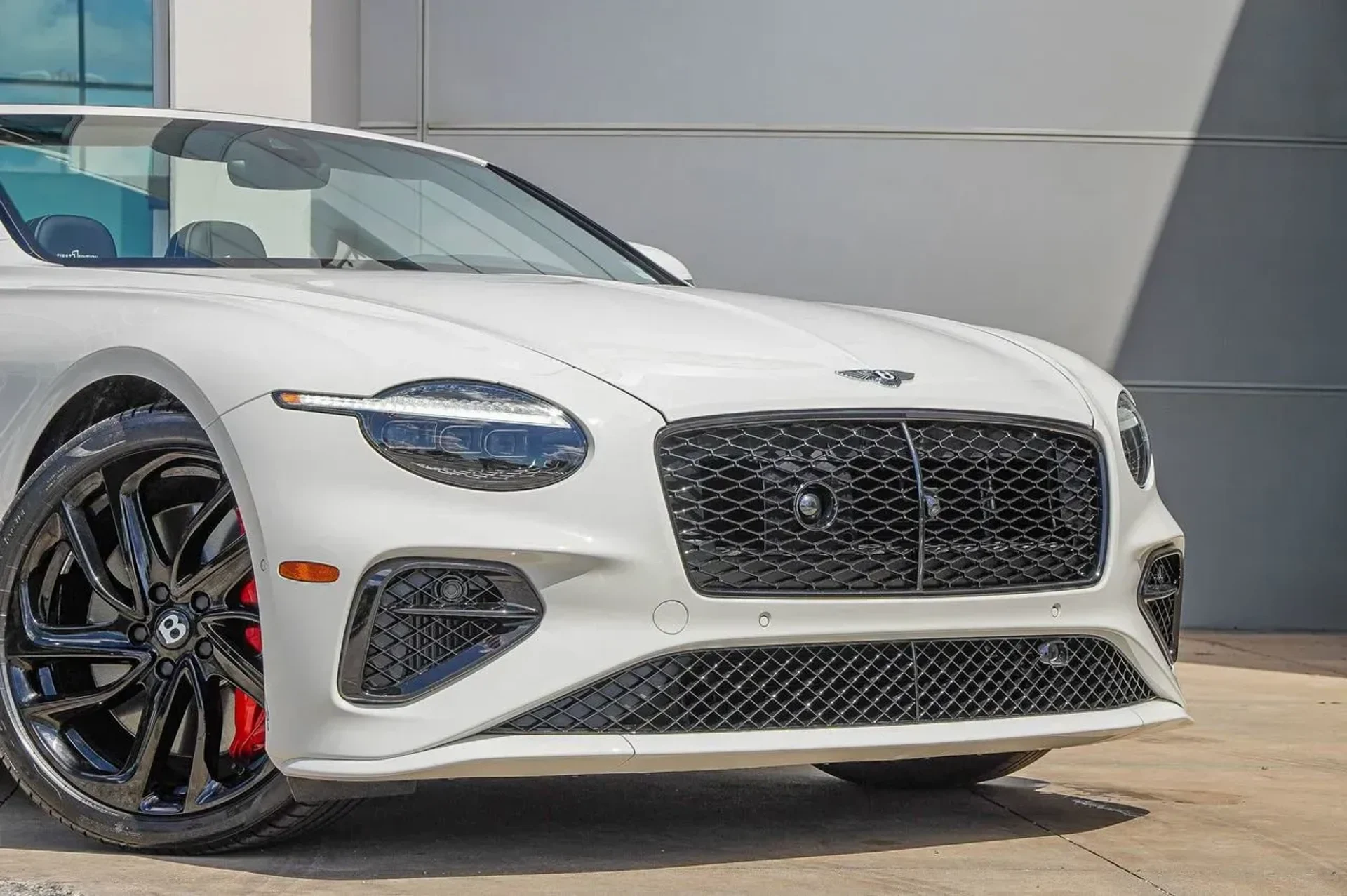 mph050_448953983_5ec590011a714a3994ba11c00bb97da5_deb36d7dea