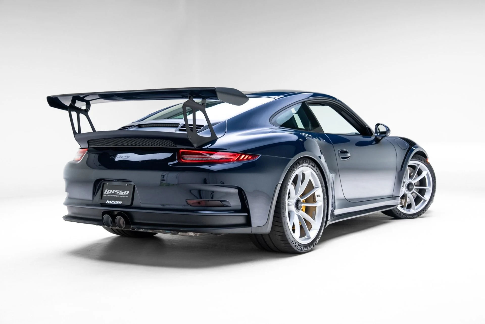 mph050_462567508_Used_2016_Porsche_911_GT_3_RS_1774462832_0bc08e8e51