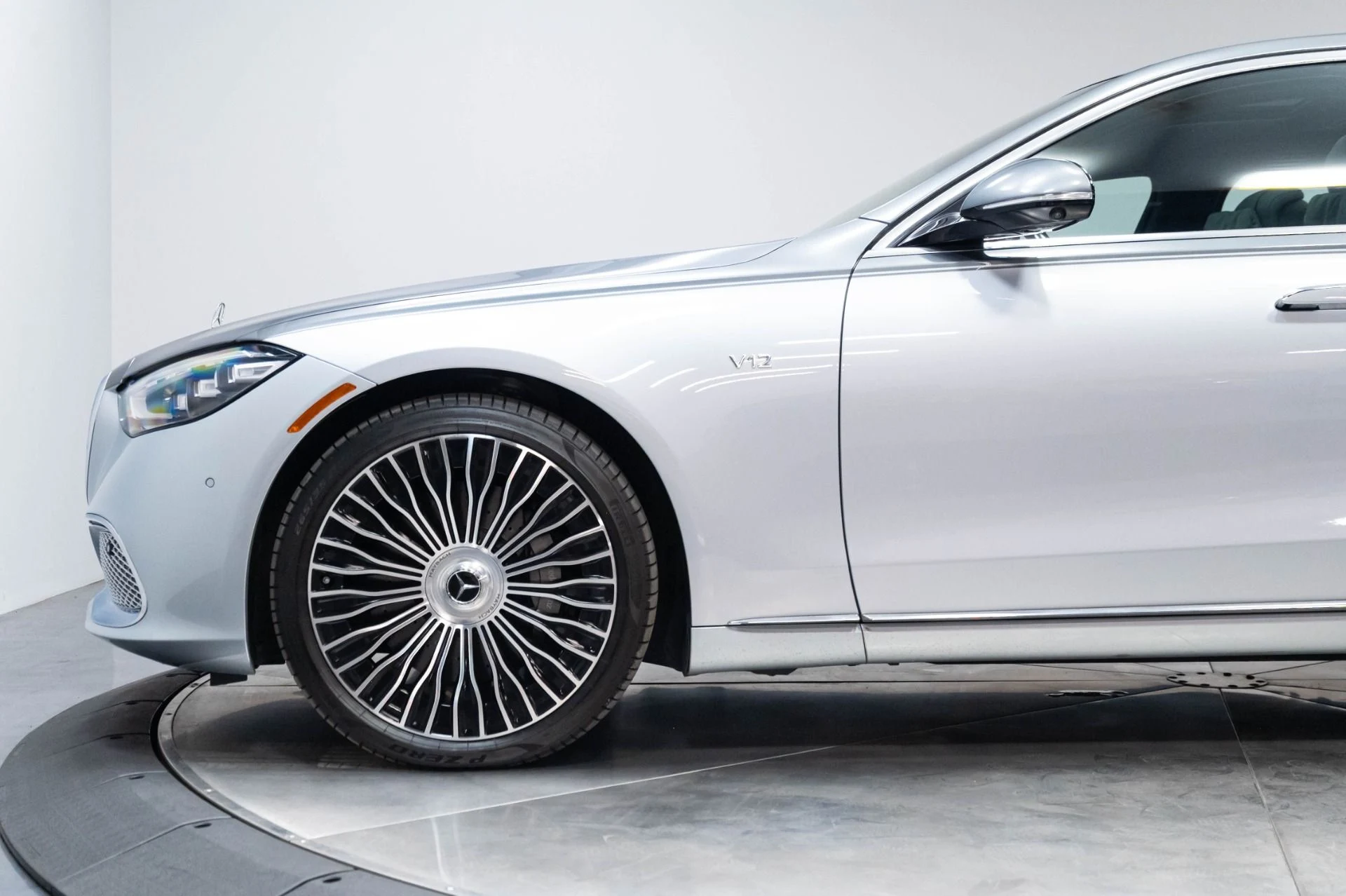 mph050_486579888_Used_2024_Mercedes_Benz_S_Class_Maybach_S_680_4_MATIC_1783529476_904ee40c2c