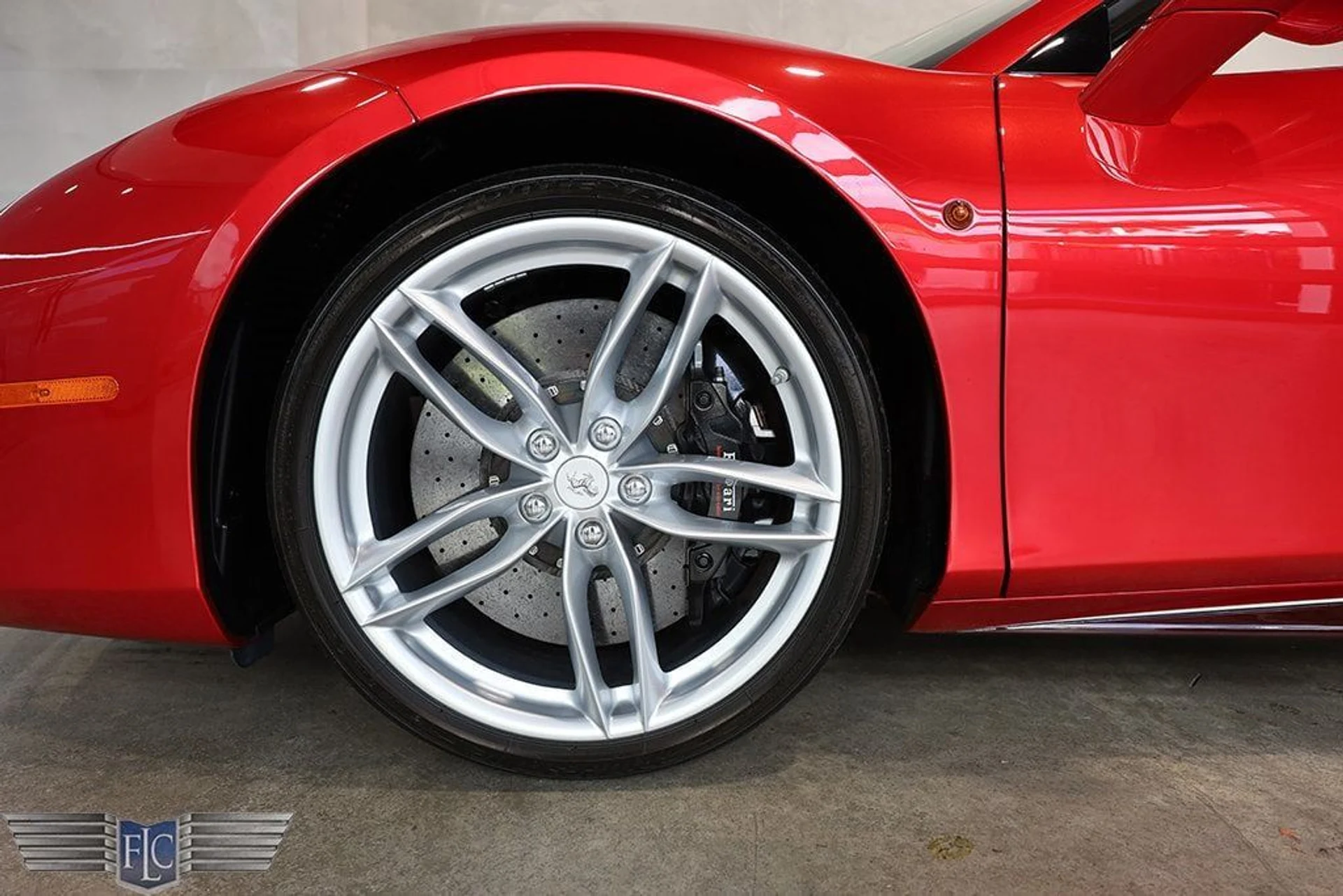 mph050_48731605_used_2019_ferrari_488_spider_convertible_9689_22929028_51_1024_d7de3d7d8f