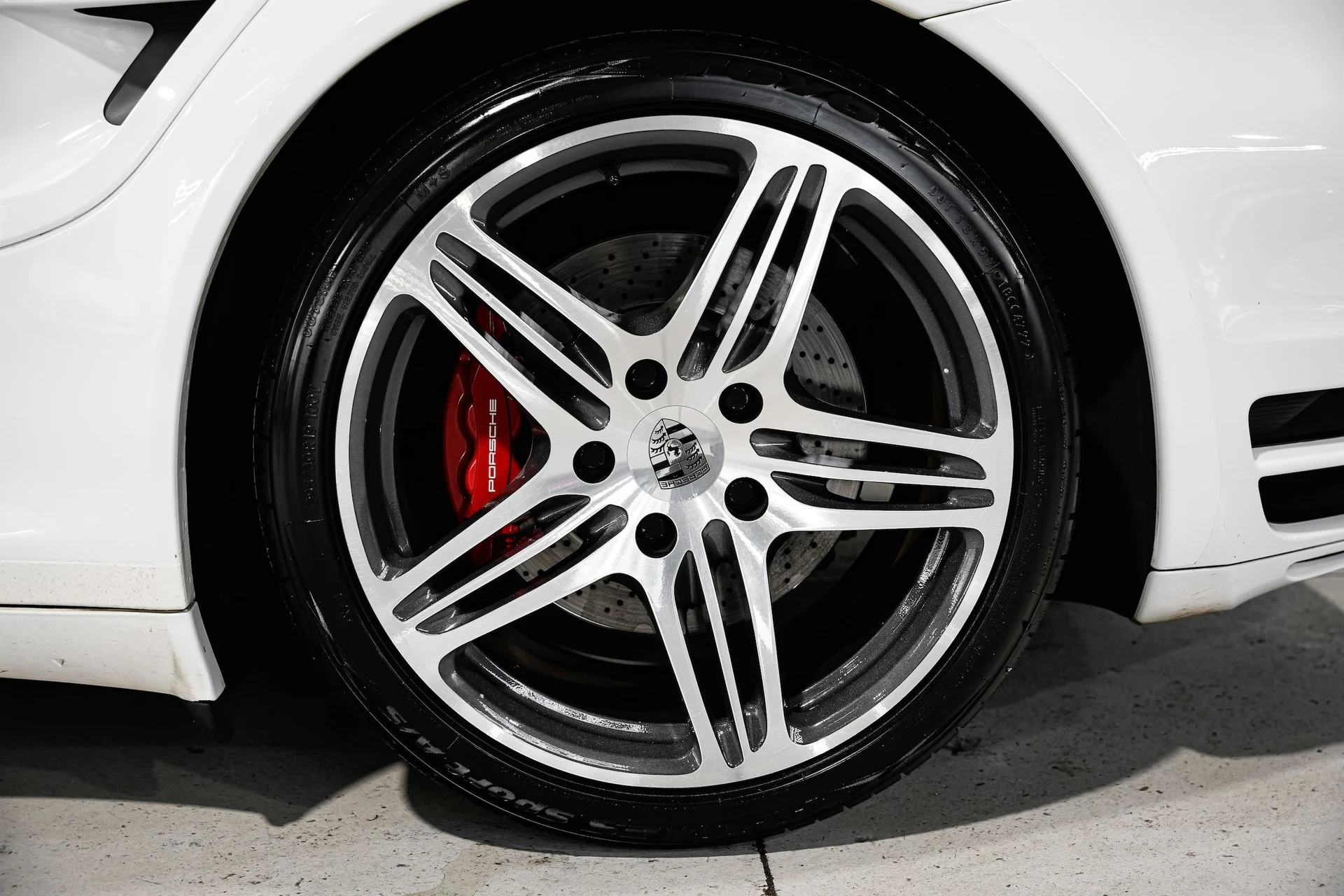 mph050_570417322_ca400b1220656d651b20d2dc78b4338fx_67ef40eb90