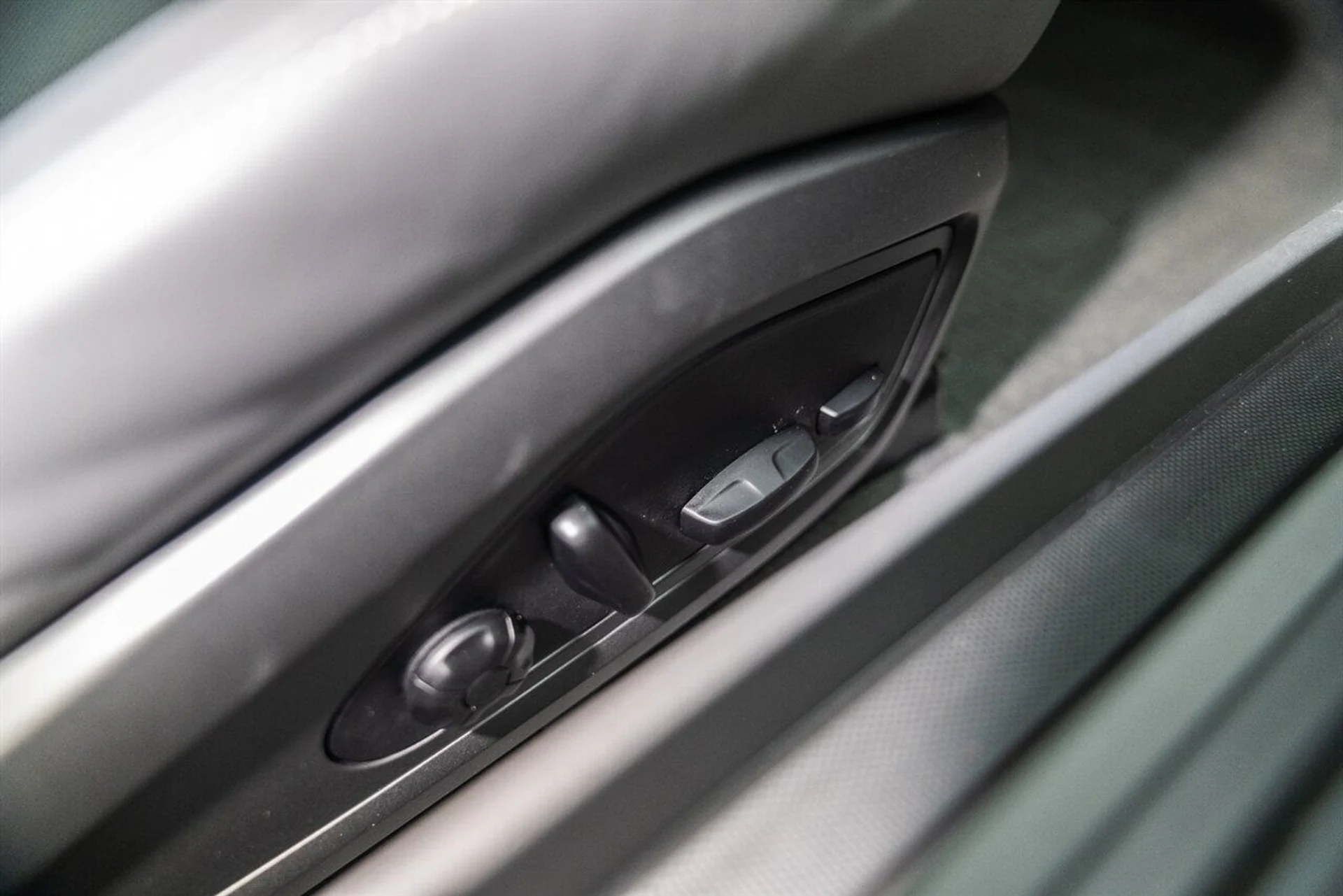 mph050_635260986_57ad0f13e1_1280_11d18781d5