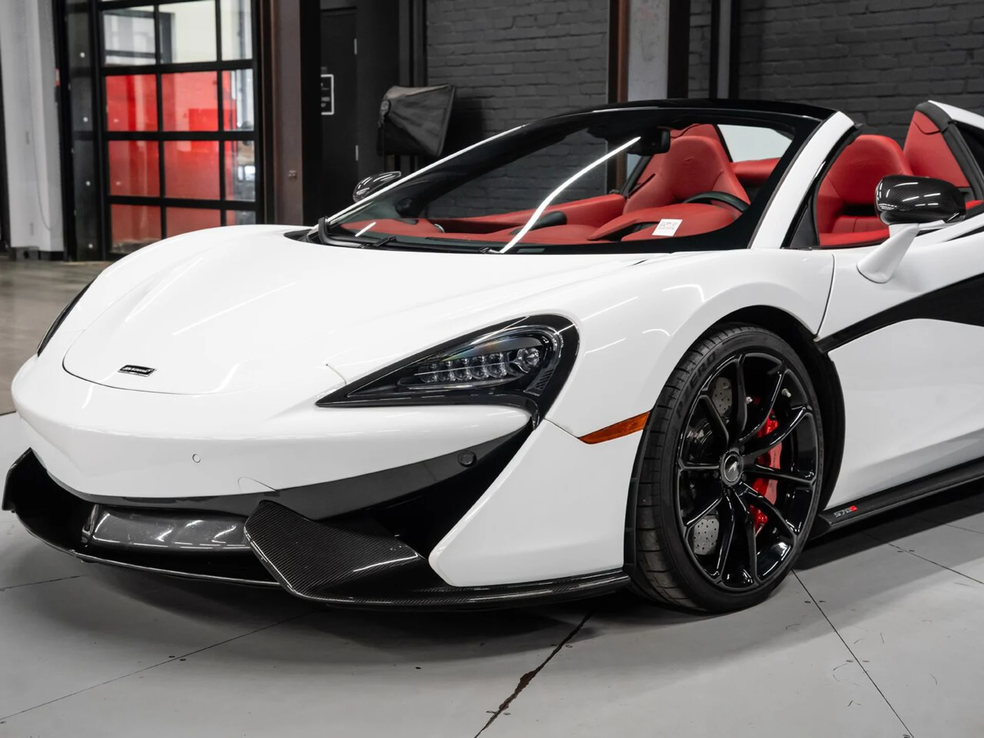 mph050_642944470_mclaren_570s_2019_0c7c298be7