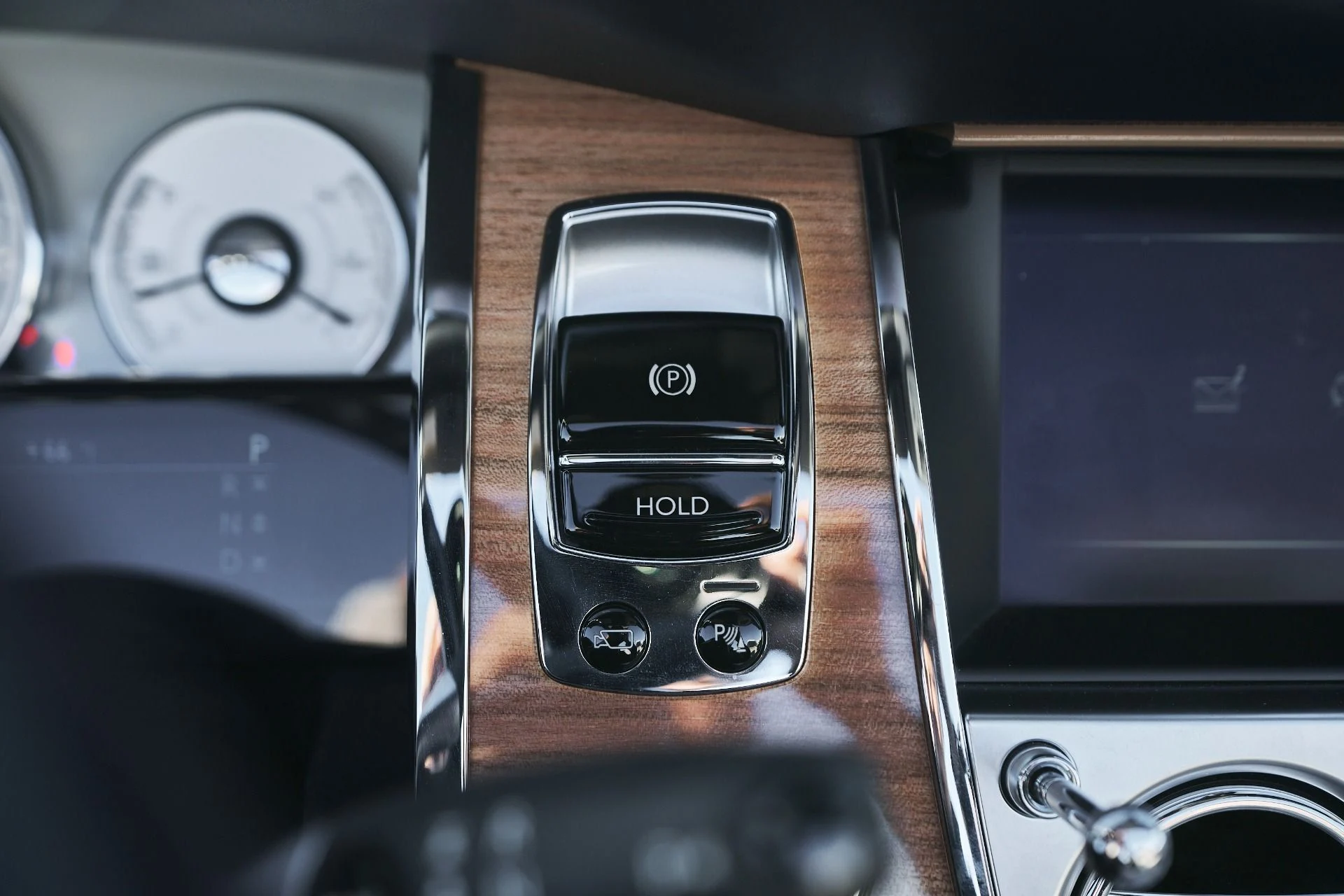 mph050_643686978_Used_2018_Rolls_Royce_Dawn_1764124427_39d79c78e9