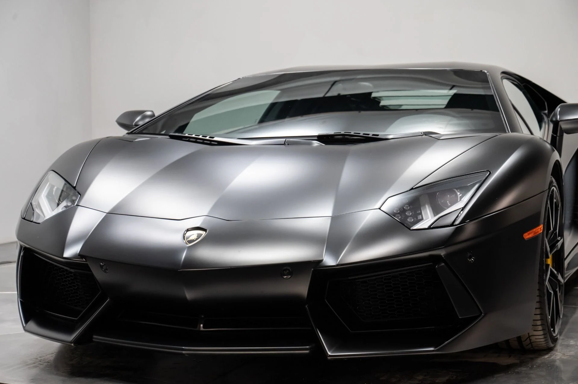 mph050_654689499_Used_2014_Lamborghini_Aventador_1769104446_aadf2a74c6