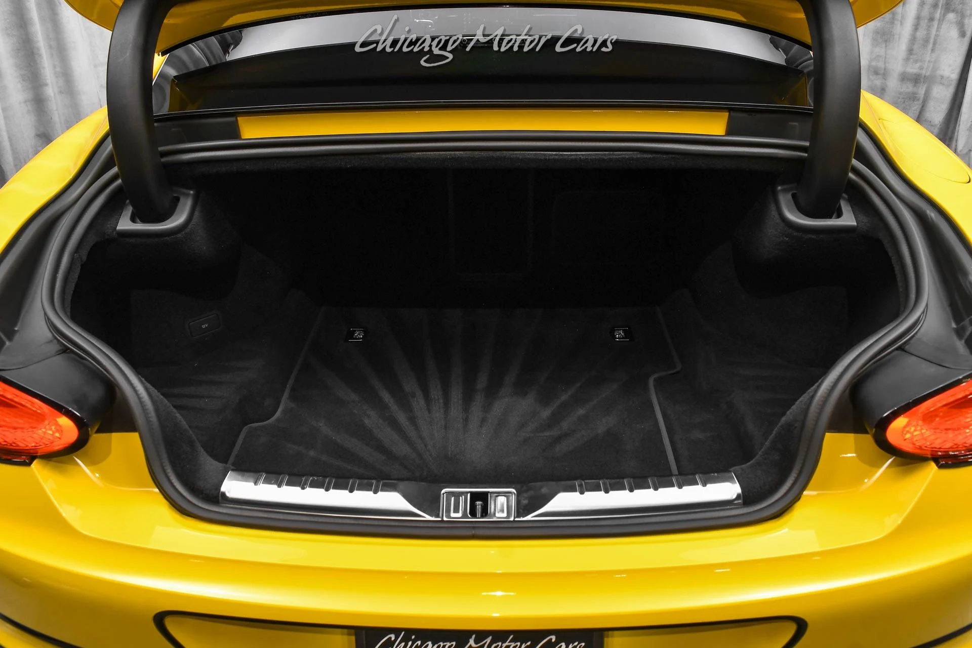 mph050_659456136_12012_p51_l_be211386f7